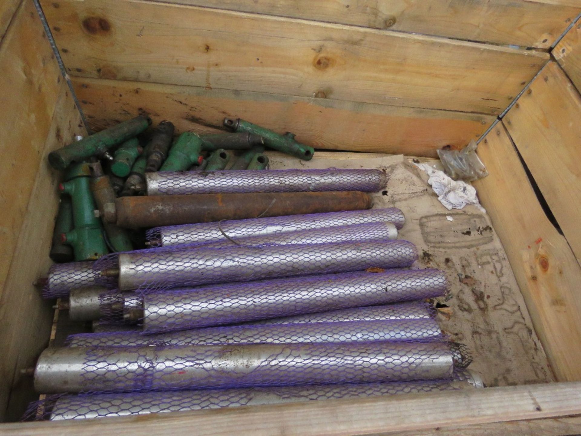 STILLAGE OF CYLINDER MOWER ROLLERS AND RAMS. - Image 5 of 6