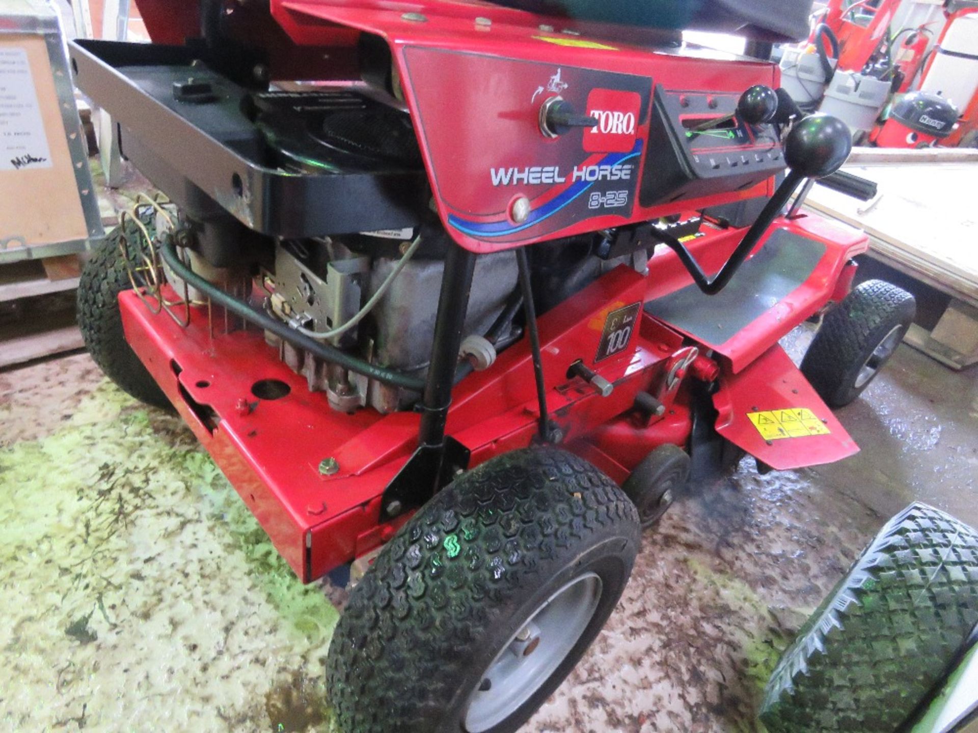 WHEELHORSE 8-25 RIDE ON MOWER. BATTERY LOW, UNTESTED.....THIS LOT IS SOLD UNDER THE AUCTIONEERS MARG - Image 5 of 7