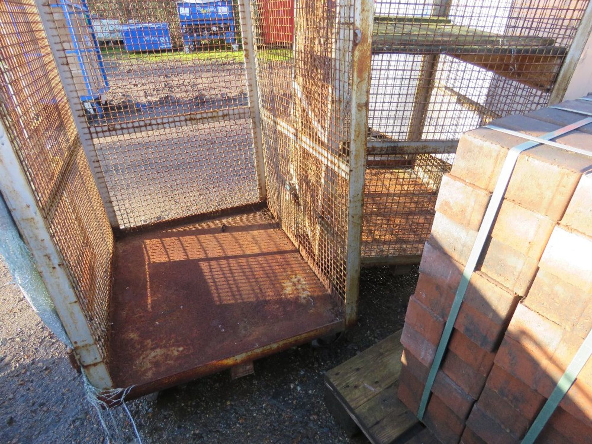2NO MESH SIDED STILLAGE CAGES.. SOURCED FROM COMPANY LIQUIDATION. - Image 4 of 5