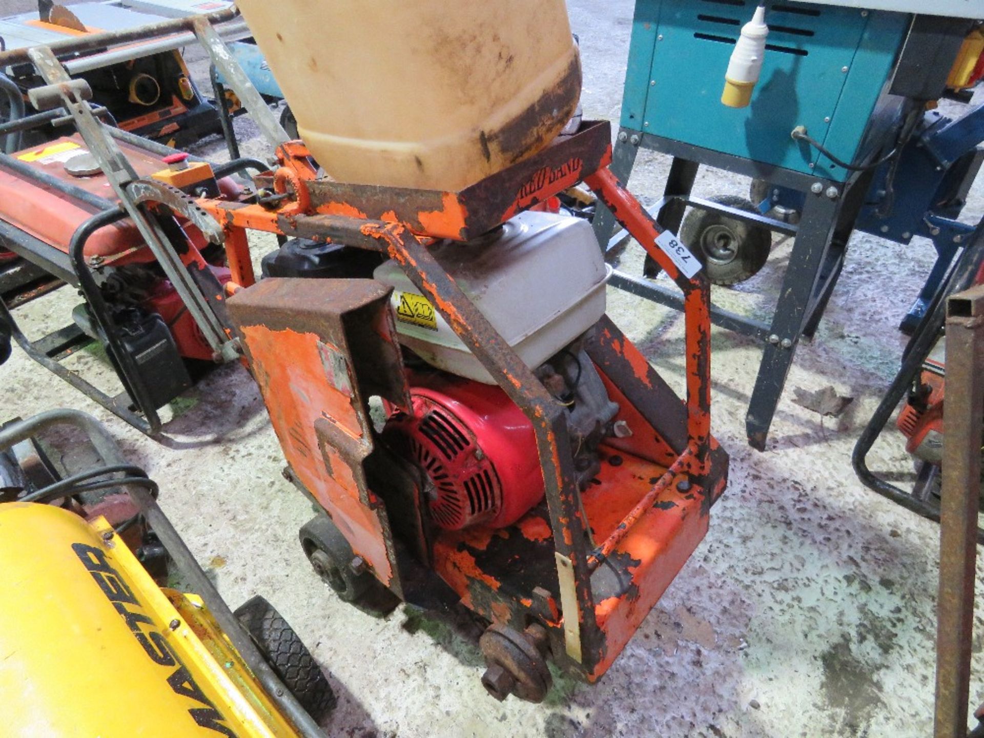 REDBAND FLOOR SAW WITH BLADE AND WATER TANK....SOURCED FROM DEPOT CLOSURE. - Image 4 of 6