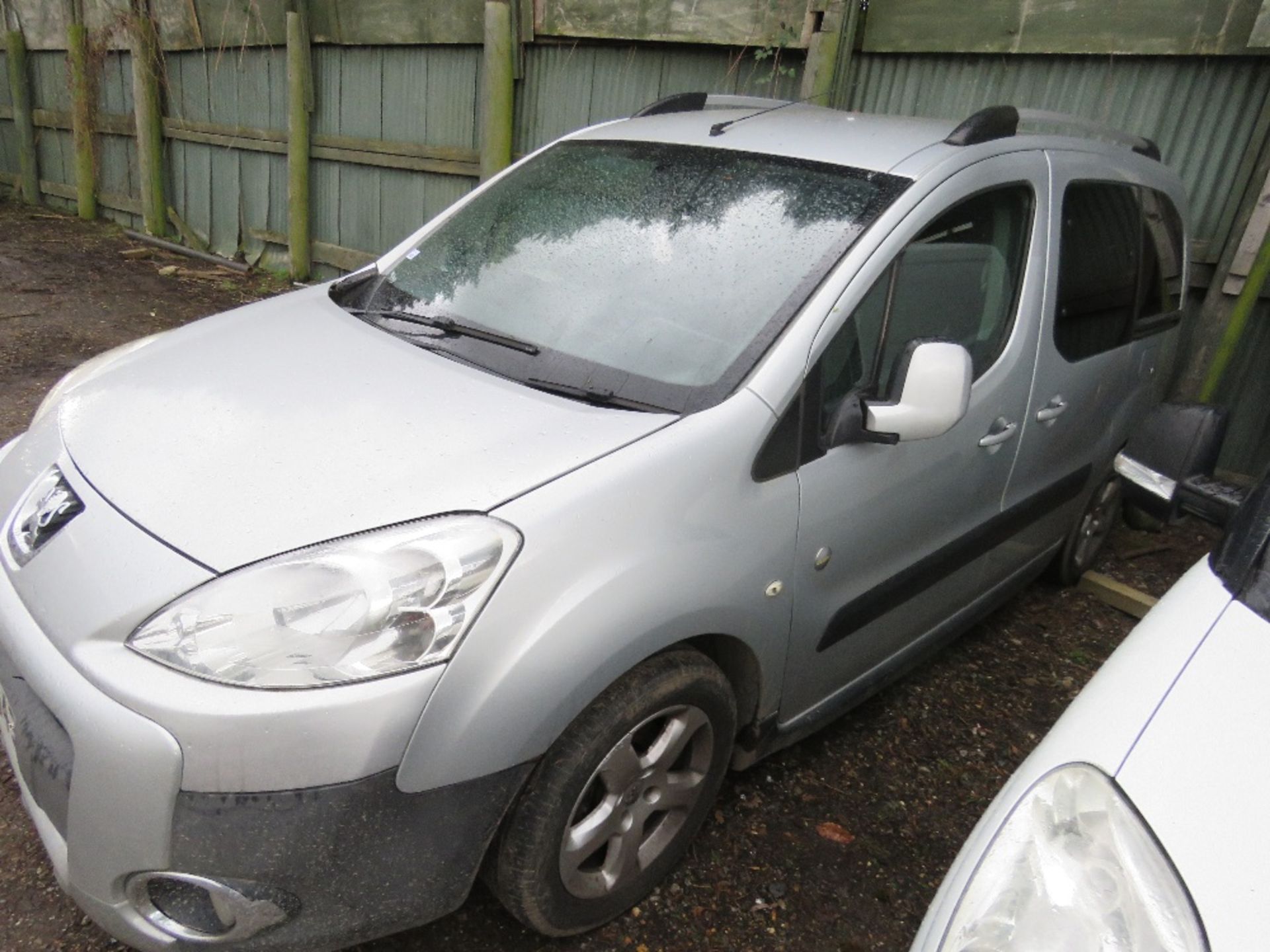 PEUGEOT PARTNER CAR REG:AXZ 3843. WITH V5 FIRST REGISTERED 23/10/2010. MOT EXPIRED. MANUAL GEARBOX. - Image 8 of 8