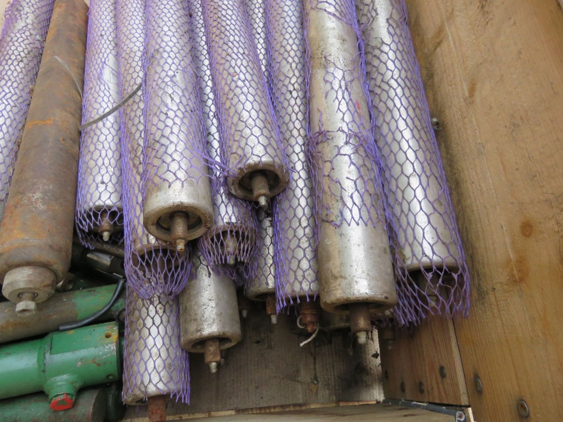 STILLAGE OF CYLINDER MOWER ROLLERS AND RAMS. - Image 3 of 6
