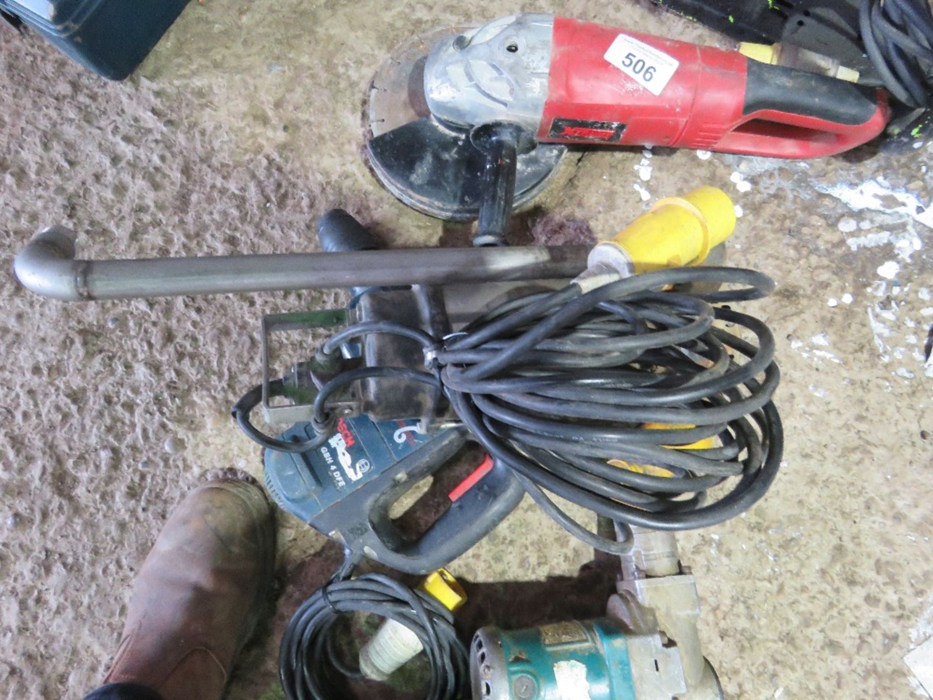 4 X 110VOLT POWERED ITEMS: SUB PUMP, 2 NO DRILLS, GRINDER. THIS LOT IS SOLD UNDER THE AUCTIONEERS - Image 5 of 8