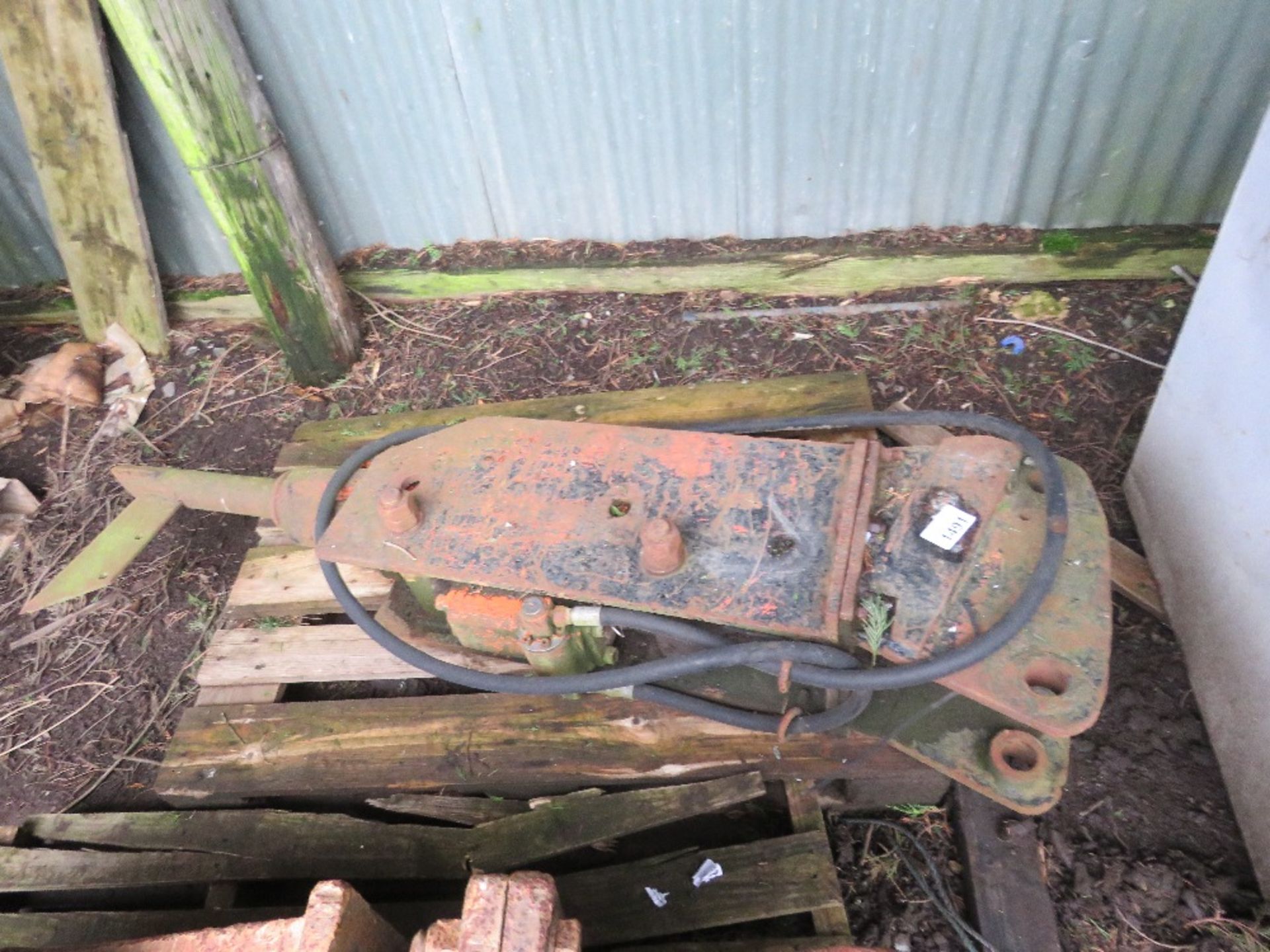 LARGE SIZED EXCAVATOR MOUNTED BREAKER. DIRECT FROM LOCAL SMALLHOLDING. THIS LOT IS SOLD UNDER THE