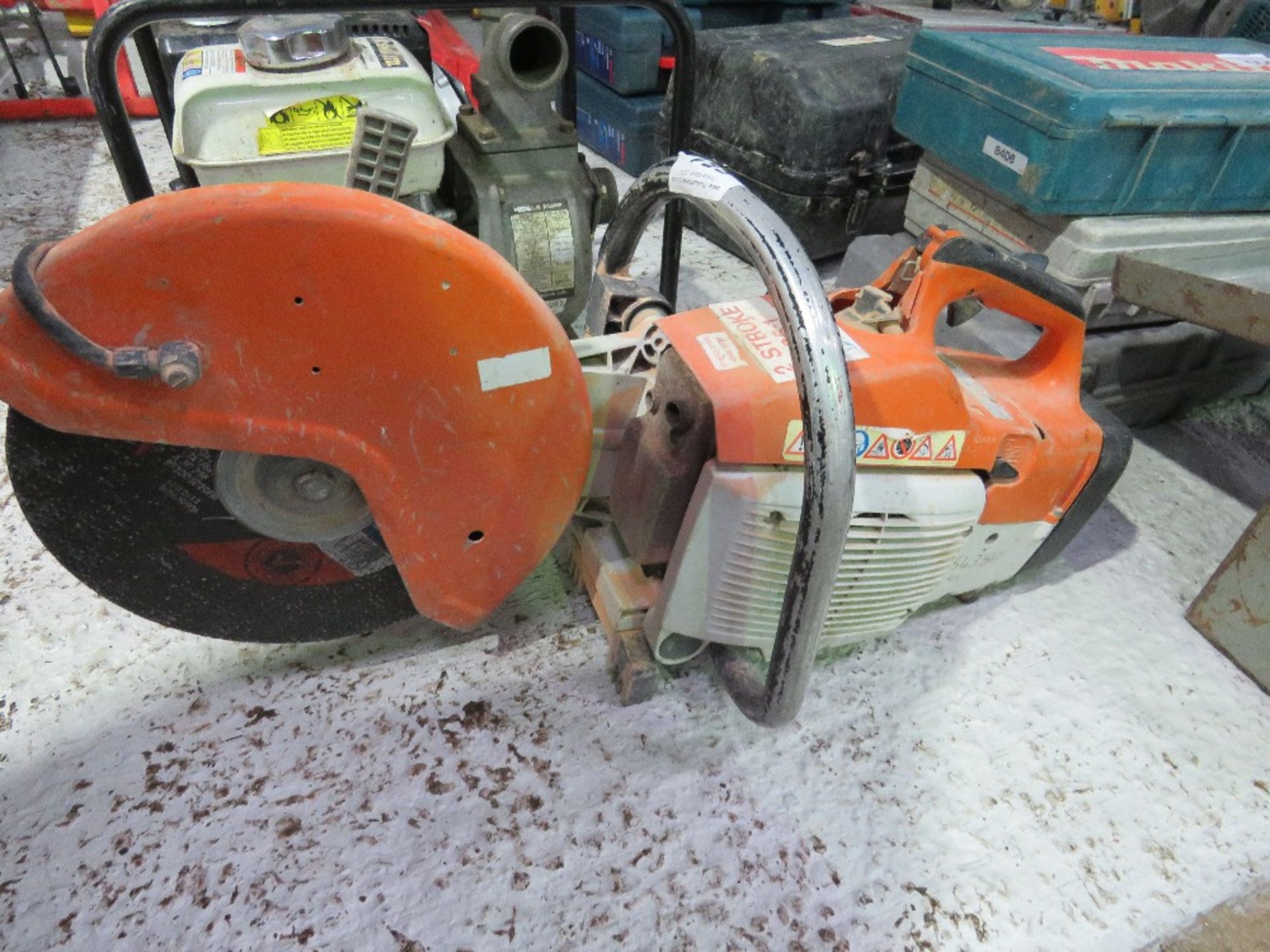 STIHL TS400 PETROL CUT OFF SAW. DIRECT FROM LOCAL RETIRING BUILDER. THIS LOT IS SOLD UNDER THE - Image 2 of 3