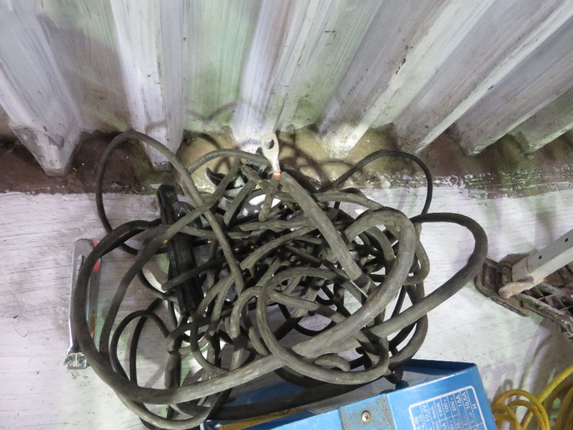 CLARKE 235 TURBO ARC WELDER WITH LEADS. DIRECT FROM LOCAL RETIRING BUILDER. THIS LOT IS SOLD UN - Image 5 of 7