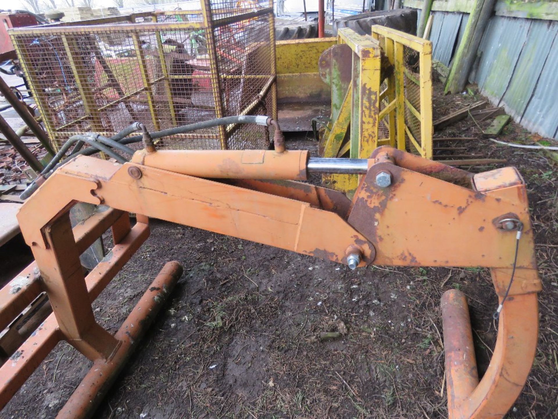 WRAPPED SILAGE BALE ATTACHMENT FOR TELEHANDLER, MANITOU STYLE BRACKETS. DIRECT EX LOCAL FARM.