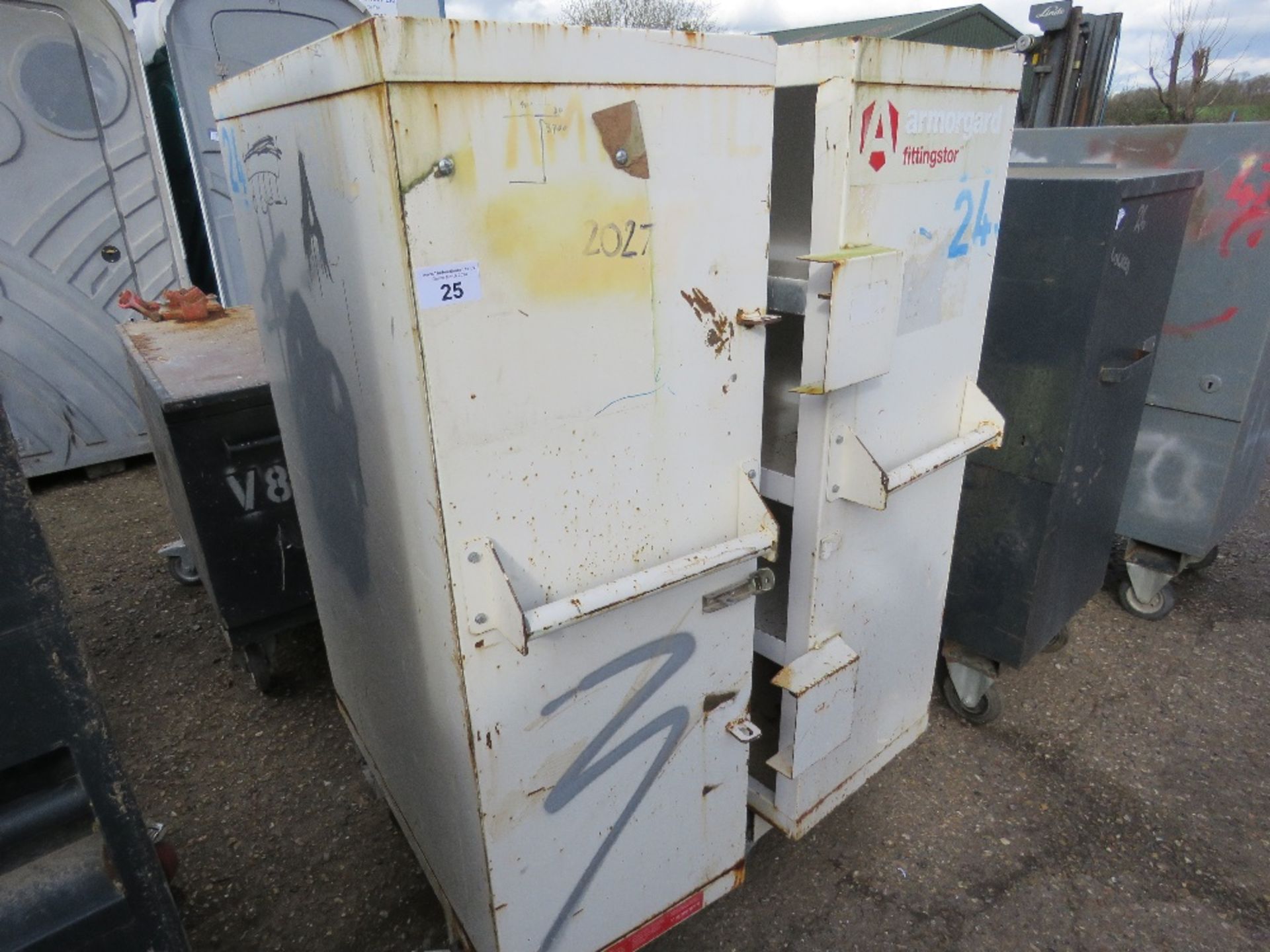 ARMORGARD FITTINGSTOR FOLD OUT TYPE STORAGE CABINET. SOURCED FROM COMPANY LIQUIDATION.