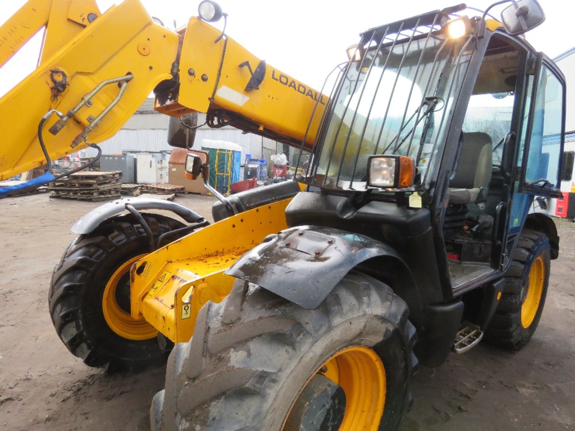 JCB 531-70 TELEHANDLER YEAR 20O7 BUILD, TURBO ENGINE. REG:NK07 HTA WITH V5. ONE PREVIOUS REC KEEPER - Image 16 of 17