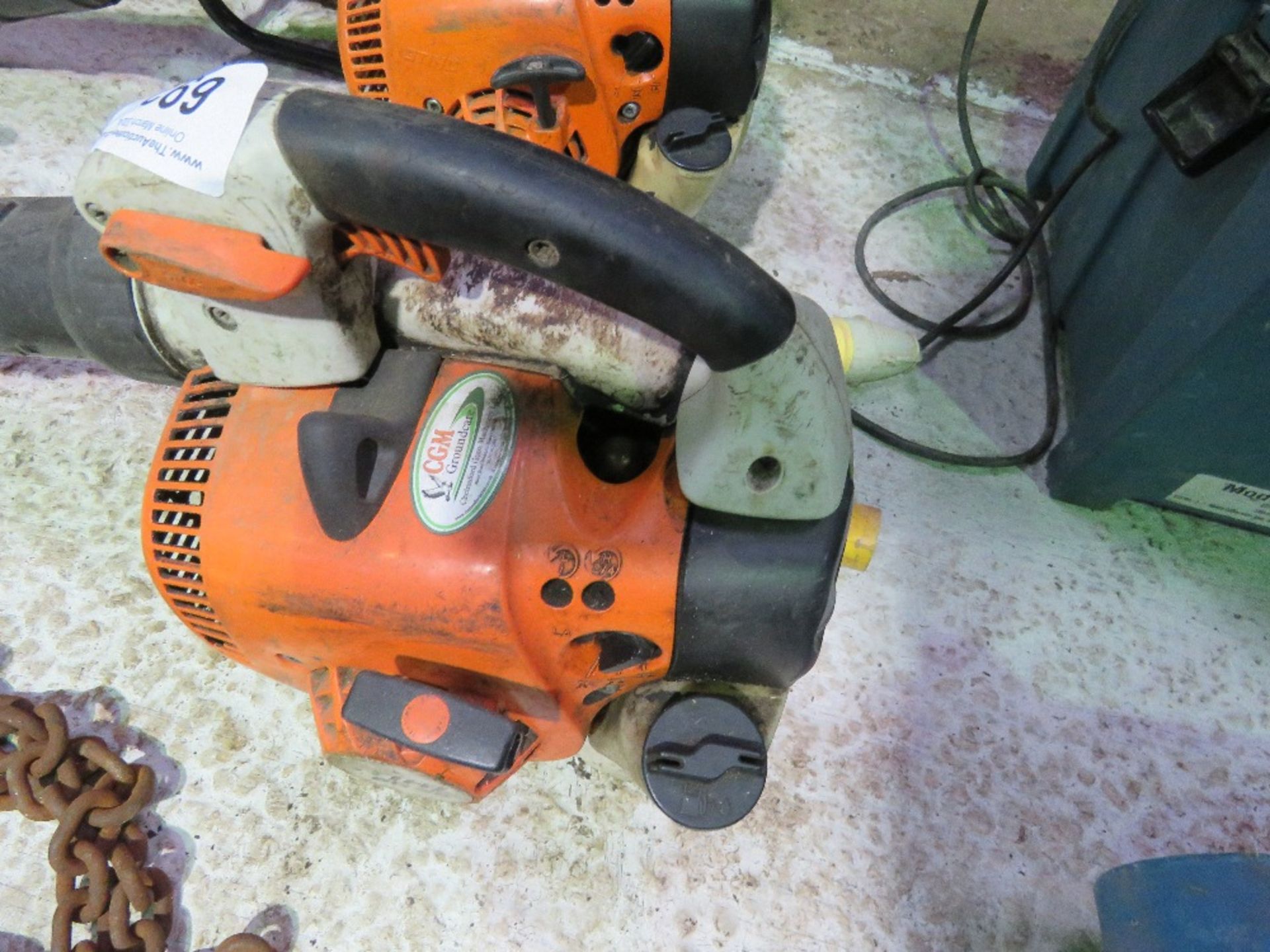 STIHL HAND HELD LEAF BLOWER. THIS LOT IS SOLD UNDER THE AUCTIONEERS MARGIN SCHEME, THEREFORE NO V - Image 3 of 3