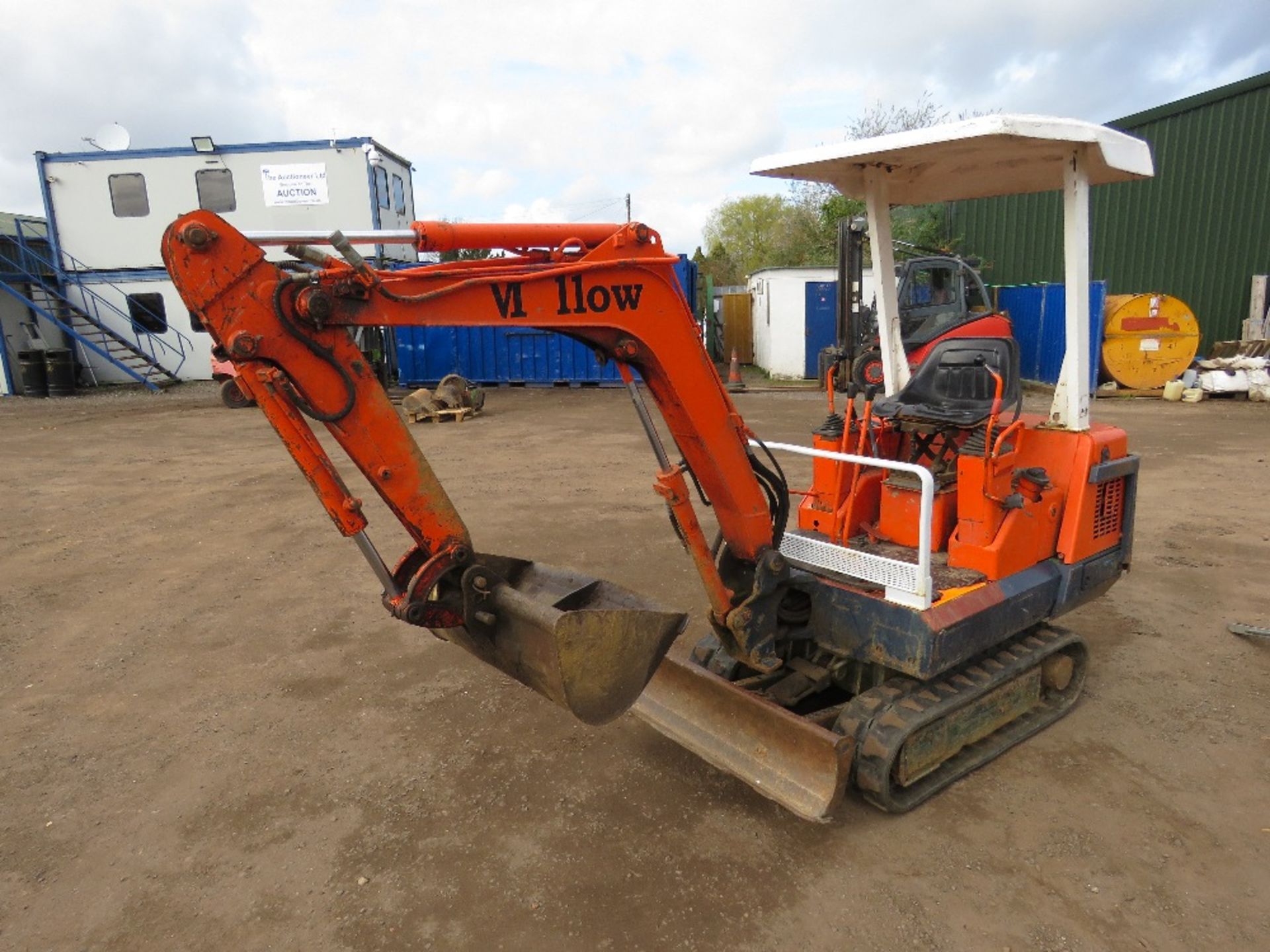 KUBOTA 36 MINI EXCAVATOR PACKAGE CONSISTING OF 4NO BUCKETS, HYDRAULIC BREAKER, MINI DIGGER TRAILER A - Image 6 of 18