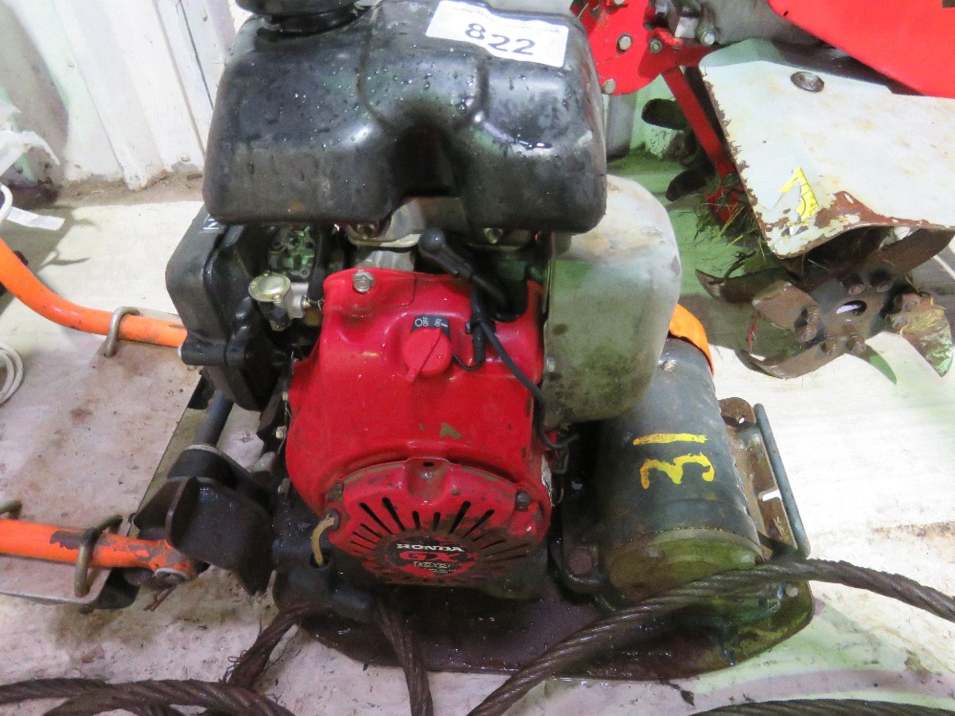 BELLE PETROL ENGINED COMPACTION PLATE.....THIS LOT IS SOLD UNDER THE AUCTIONEERS MARGIN SCHEME, THER - Image 3 of 5