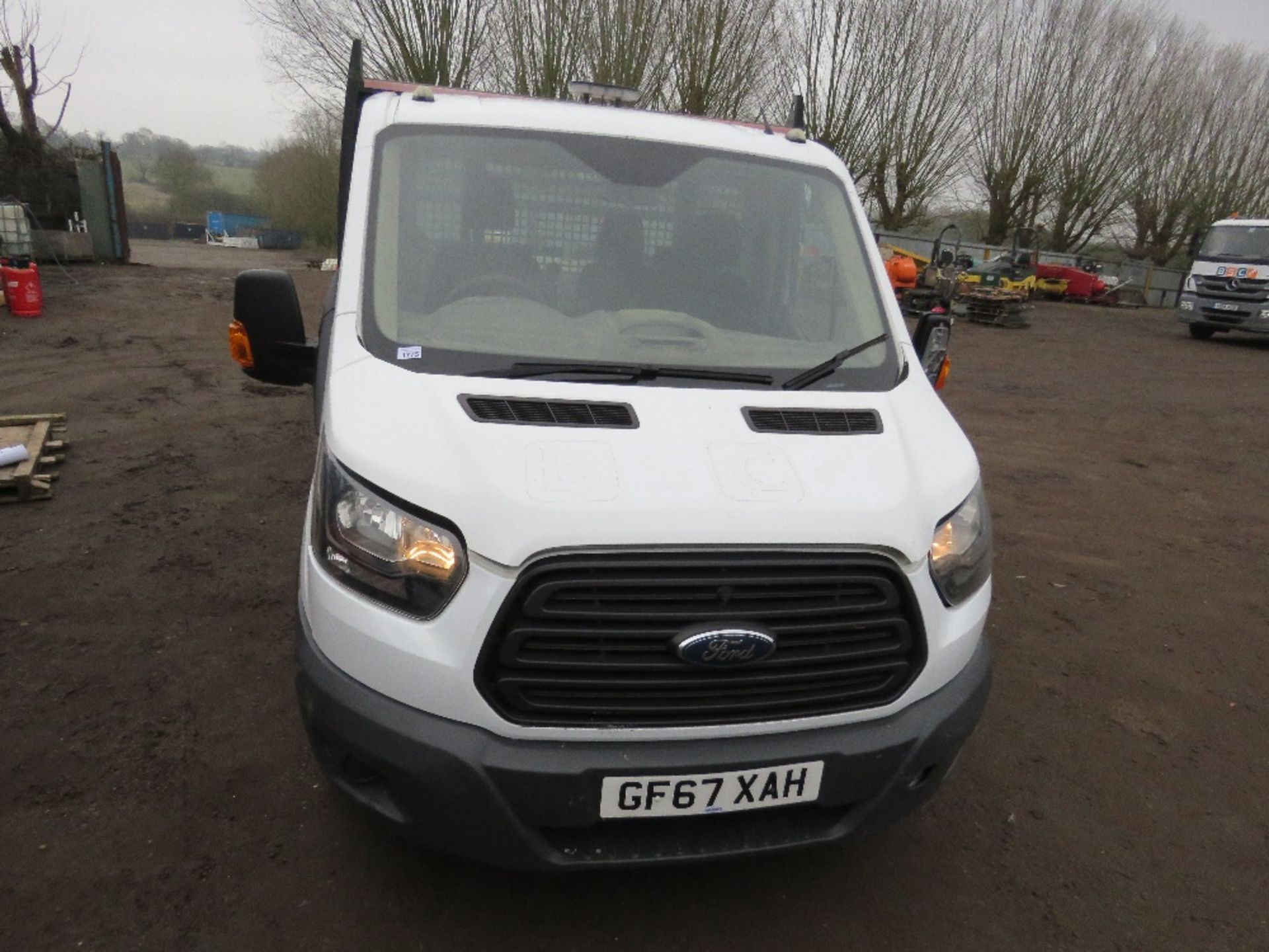 FORD TRANSIT DROP SIDE TRUCK REG:GF67 XAH. 147,016 REC MILES. WITH V5 AND MOT 17/11/24 FIRST REGIST