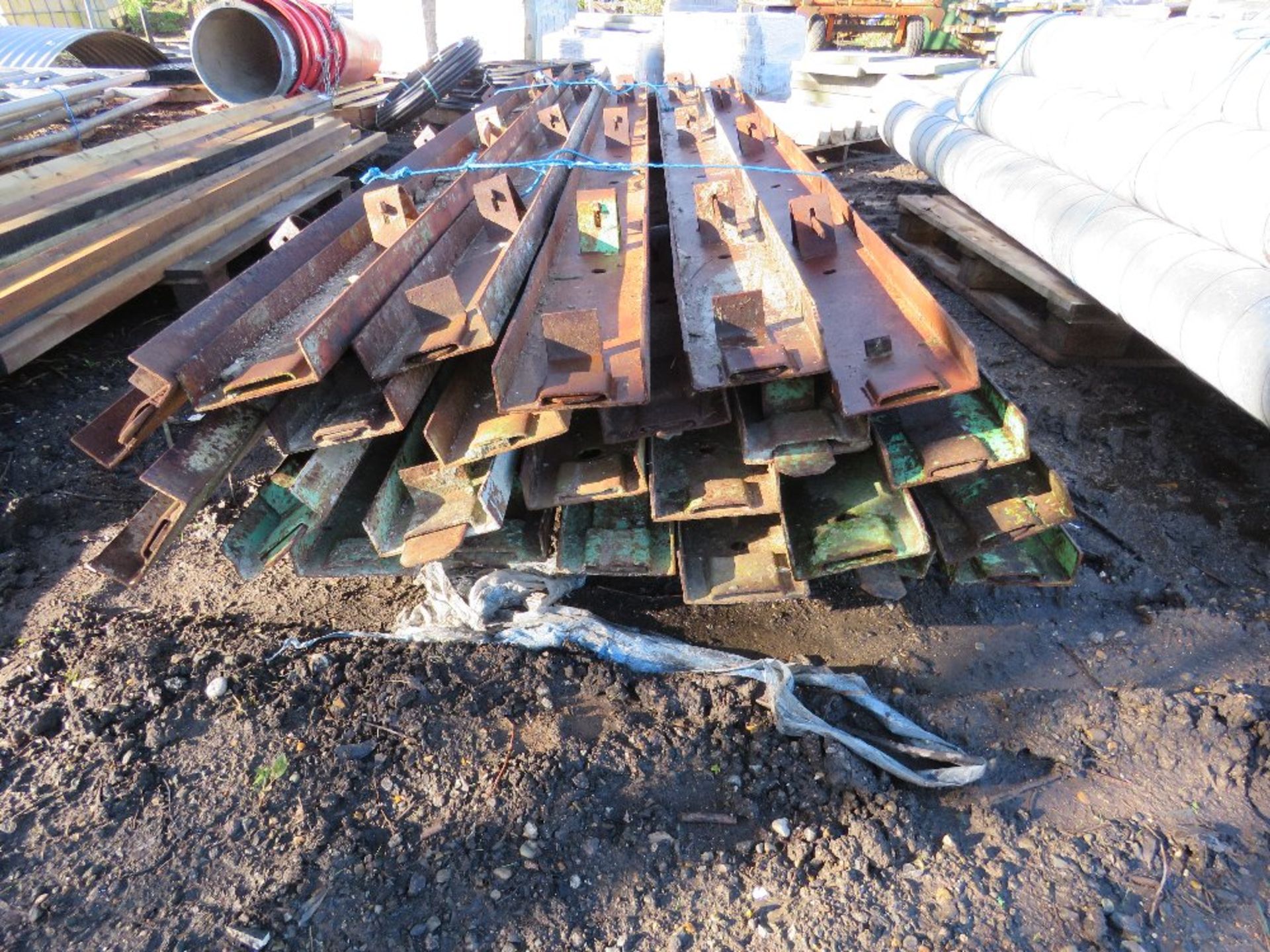 PALLET CONTAINING A LARGE QUANTITY OF 6" ROAD FORMS, 3M LENGTH APPROX. - Image 4 of 4