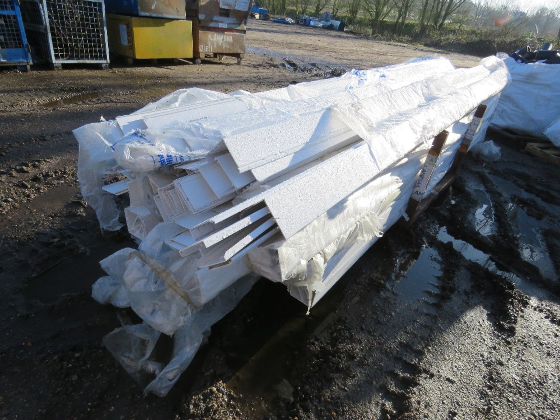 LARGE QUANTITY OF PLASTIC CABLE DUCTING PARTS 9-12FT APPROX... SOURCED FROM COMPANY LIQUIDATION. - Image 4 of 8