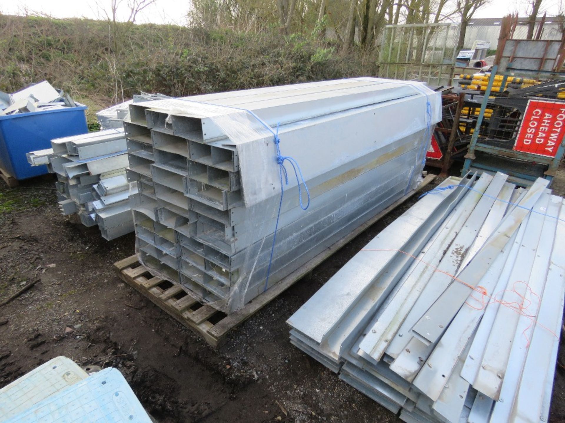 LARGE QUANTITY OF METAL DUCTING PARTS INCLUDING DUCTS AT 9FT LENGTH APPROX. SOURCED FROM COMPANY LIQ - Image 9 of 9