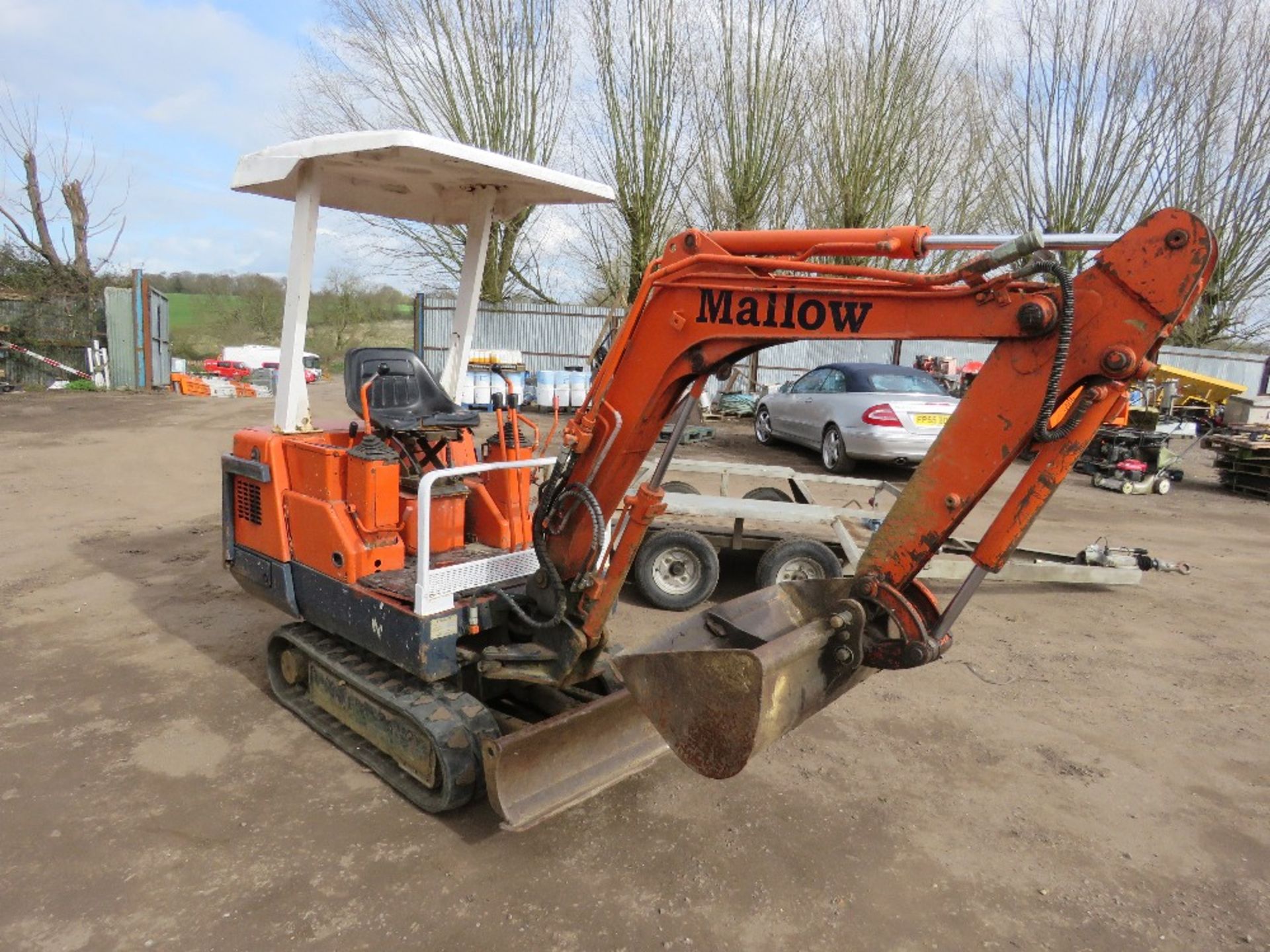 KUBOTA 36 MINI EXCAVATOR PACKAGE CONSISTING OF 4NO BUCKETS, HYDRAULIC BREAKER, MINI DIGGER TRAILER A - Image 2 of 18