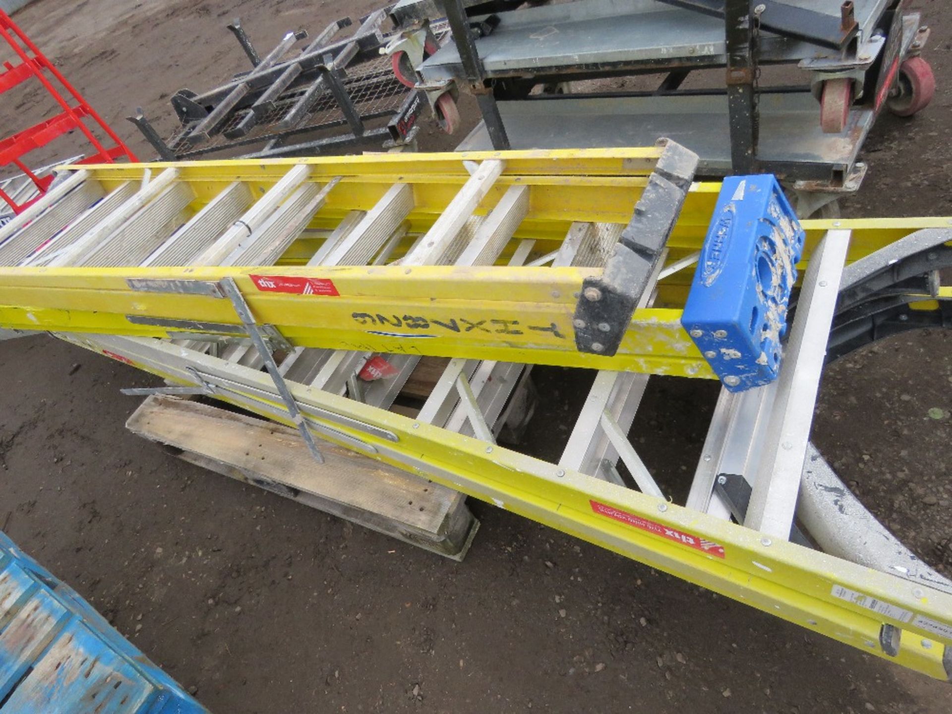 4NO GRP STEP LADDERS THX7826,1394,8777,---- - Bild 2 aus 2