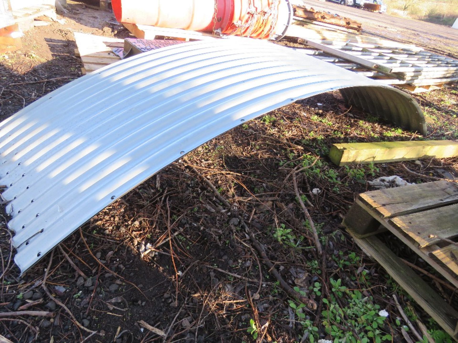 2NO CORRUGATED CURVED ROOF SHEETS. THIS LOT IS SOLD UNDER THE AUCTIONEERS MARGIN SCHEME, THEREFOR - Image 2 of 4