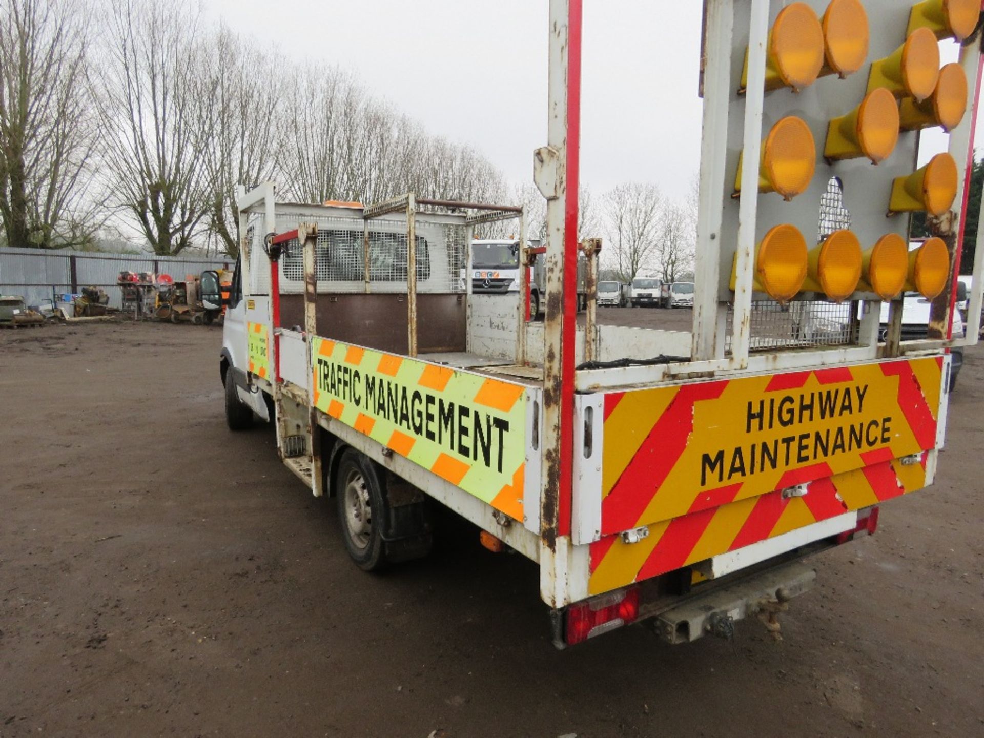 IVECO 35S13 TRAFFIC MANAGEMENT 3.5 TONNE DROP SIDE TRUCK REG: PO12 BBE. WITH V5 AND MOT UNTIL 26/04/ - Image 4 of 12