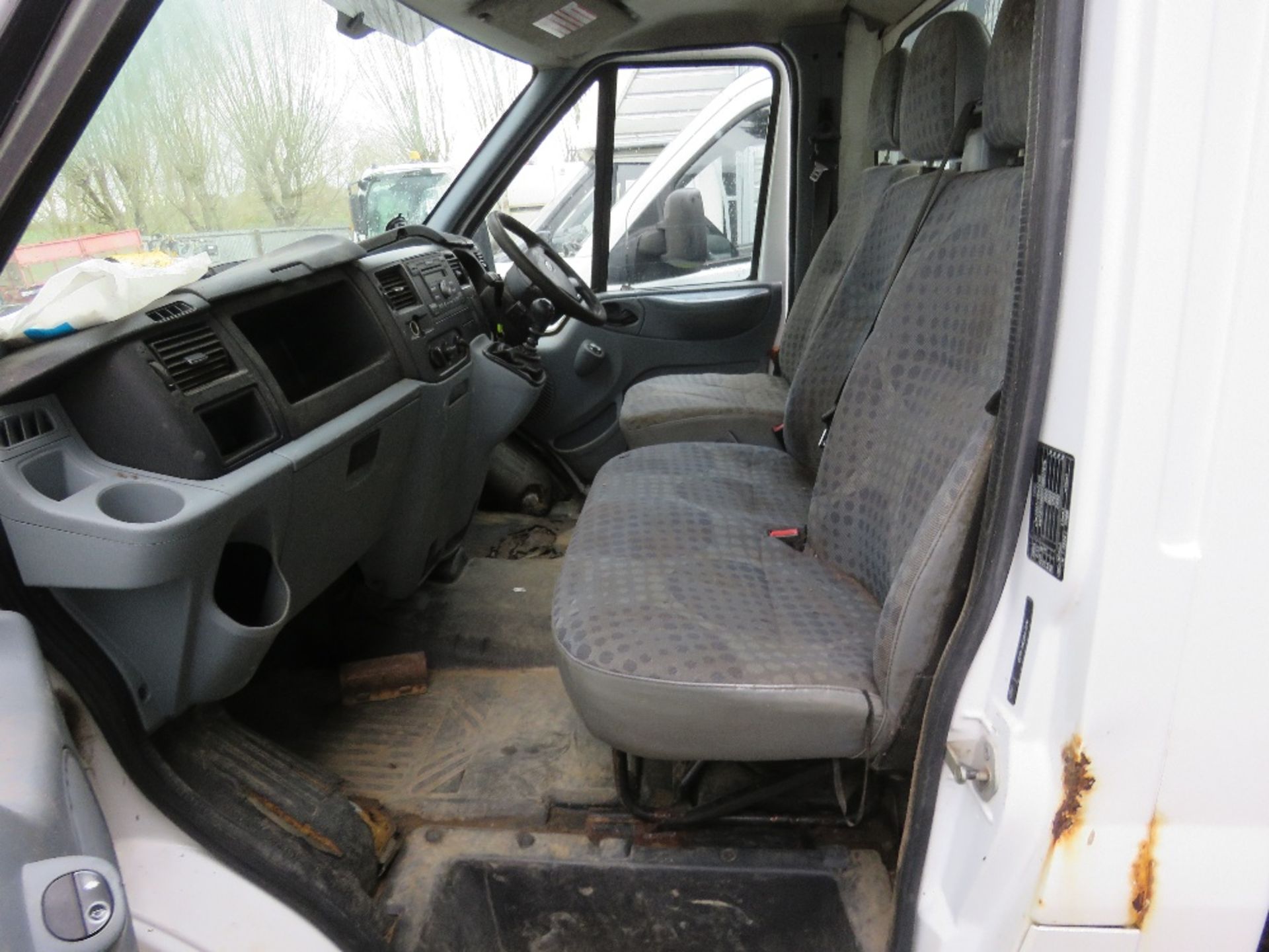 FORD TRANSIT TIPPER TRUCK REG:DX63 PYZ. WITH V5. MOT UNTIL 19/05/24. SOURCED FROM COMPANY LIQUIDATIO - Image 5 of 9