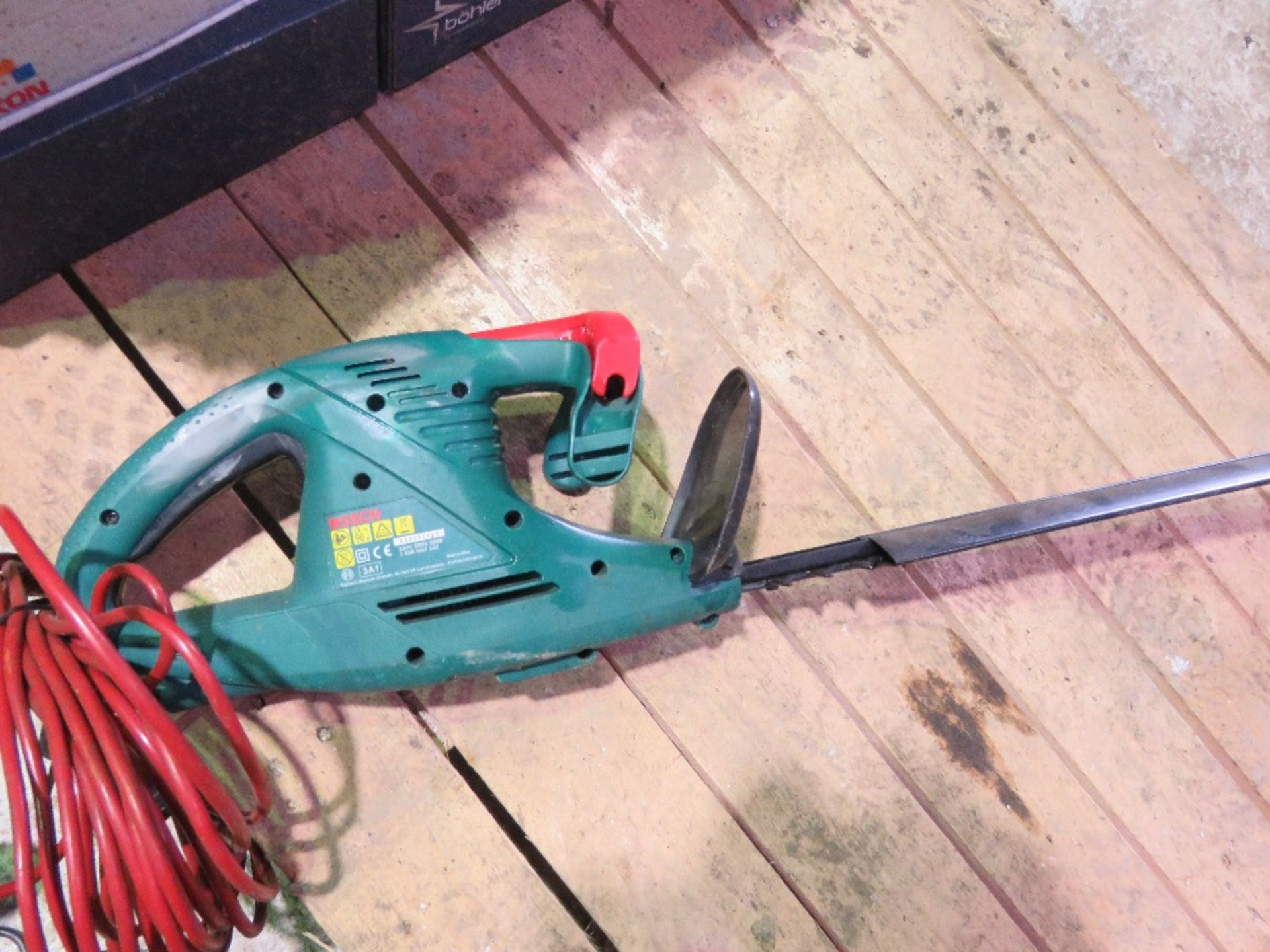 2 X PETROL HEDGE CUTTERS PLUS 2 X ELECTRIC HEDGE CUTTERS AND A CHAINSAW SHARPENER. - Image 11 of 14