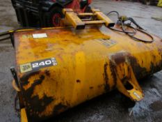 JCB240 HYDRAULIC DRIVEN FORKLIFT MOUNTED BRUSH WITH COLLECTOR BOX. 8FT WIDE APPROX.