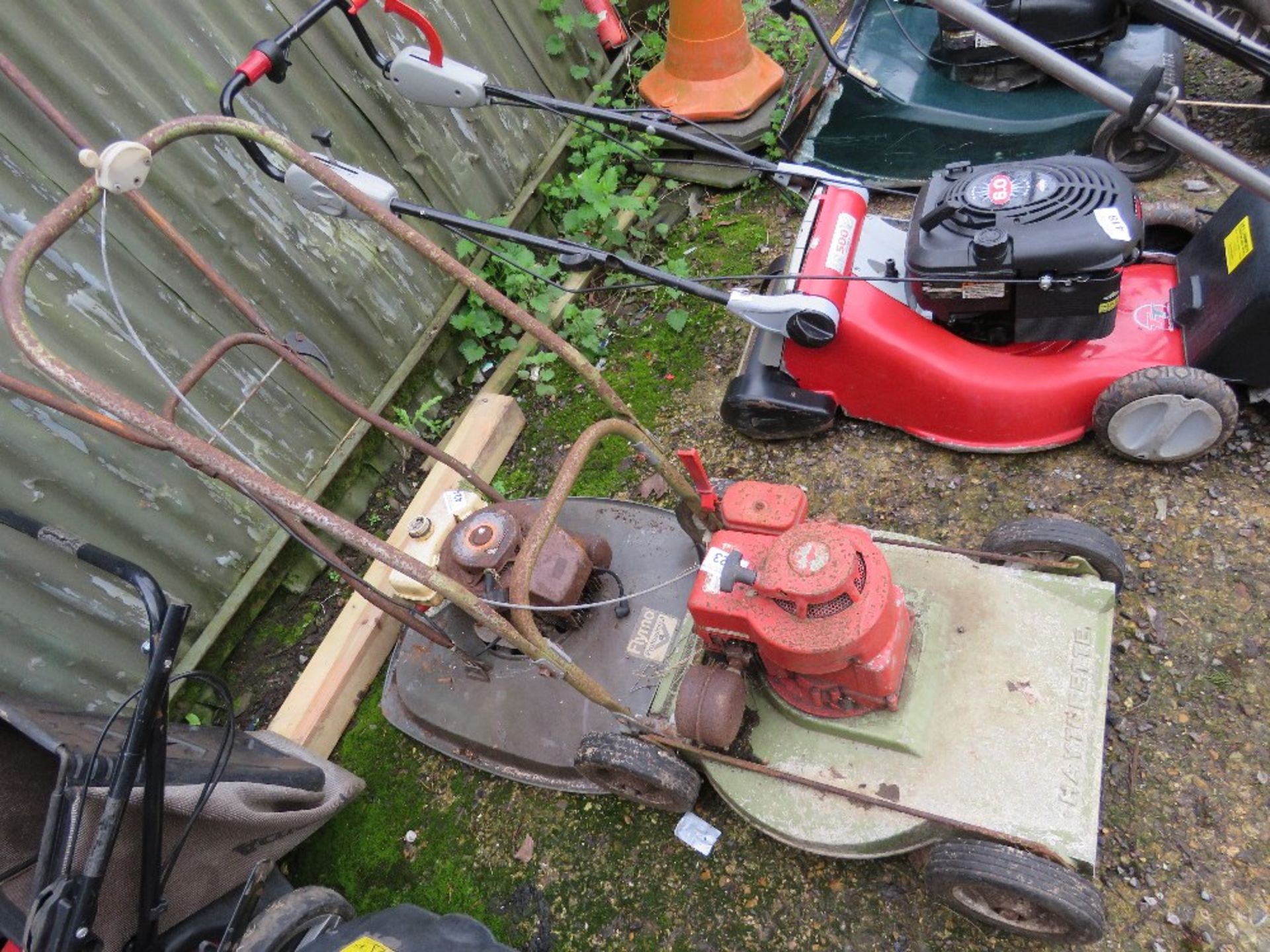 HAYTERETTE PETROL LANMOWER.....THIS LOT IS SOLD UNDER THE AUCTIONEERS MARGIN SCHEME, THEREFORE NO VA - Image 2 of 3