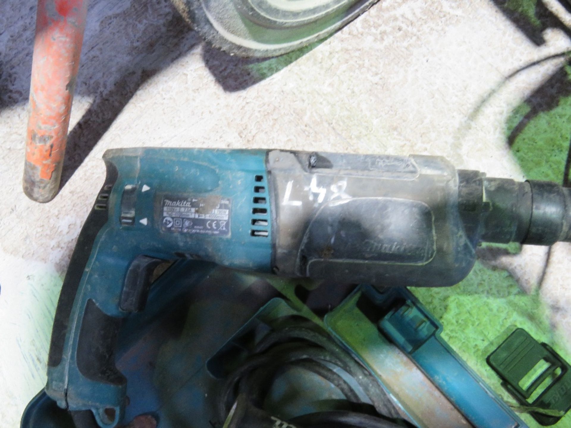 3 X MAKITA POWER TOOLS: 2 NO DRILLS PLUS A JIGSAW.. THIS LOT IS SOLD UNDER THE AUCTIONEERS MARGIN - Image 5 of 5
