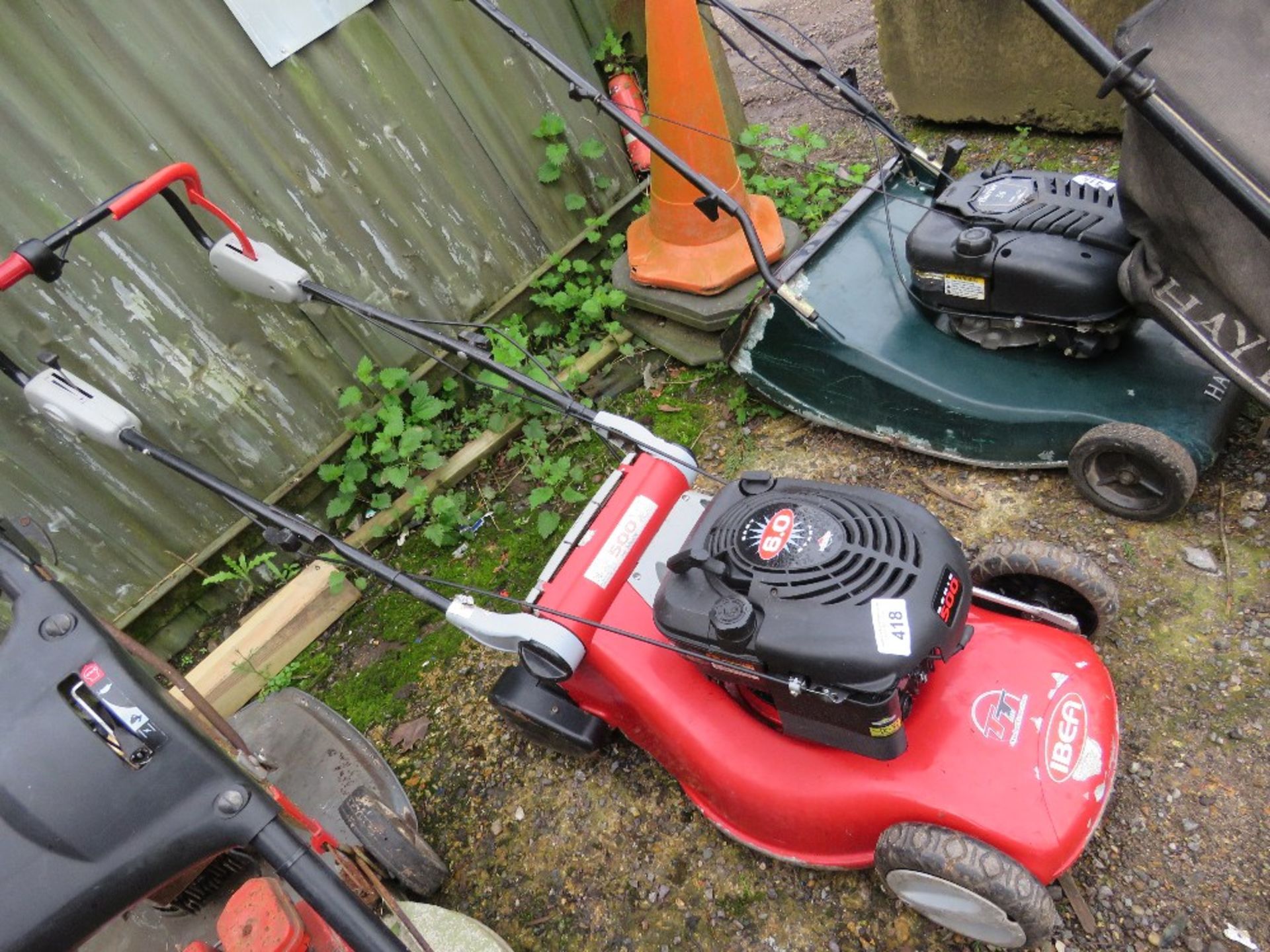 IBEA PETROL ENGINE ROLLER MOWER, NO COLLECTOR.....THIS LOT IS SOLD UNDER THE AUCTIONEERS MARGIN SCHE - Image 3 of 4