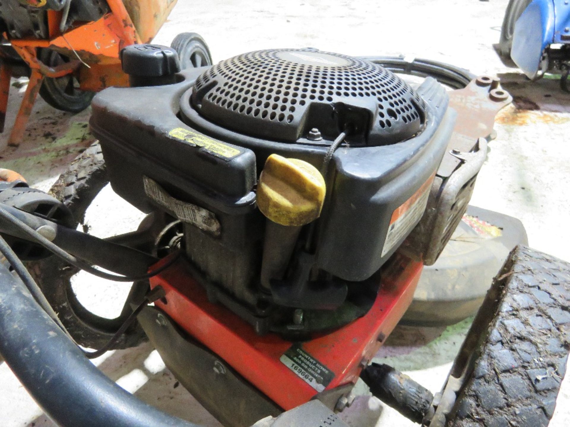 DR HEAVY DUTY PUSH ALONG STRIMMER WITH SPARE CORDS.....THIS LOT IS SOLD UNDER THE AUCTIONEERS MARGIN - Image 5 of 7