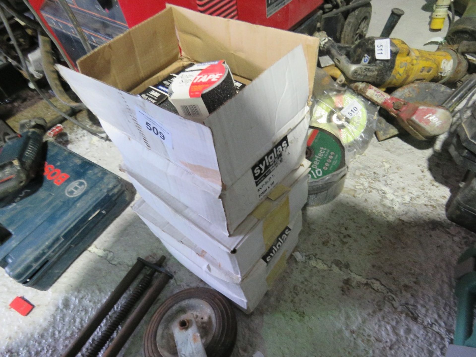 4NO BOXES OF ANTI SLIP SAFETY TAPE. THIS LOT IS SOLD UNDER THE AUCTIONEERS MARGIN SCHEME, THEREFO - Image 3 of 4