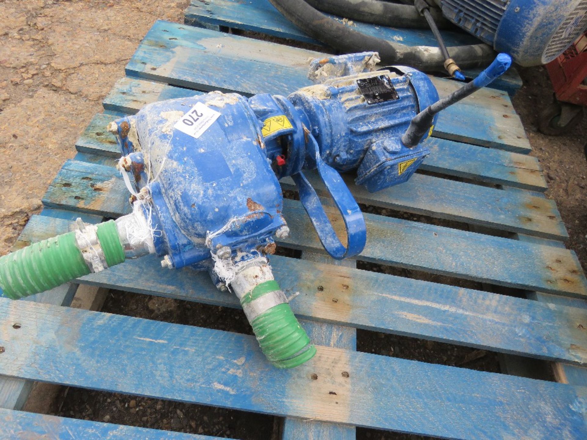 HIGH VOLUME WATER PUMP. WORKING WHEN REMOVED. DONE 4 MONTHS WORK ONLY. SOURCED FROM COMPANY LIQUIDA - Image 2 of 3