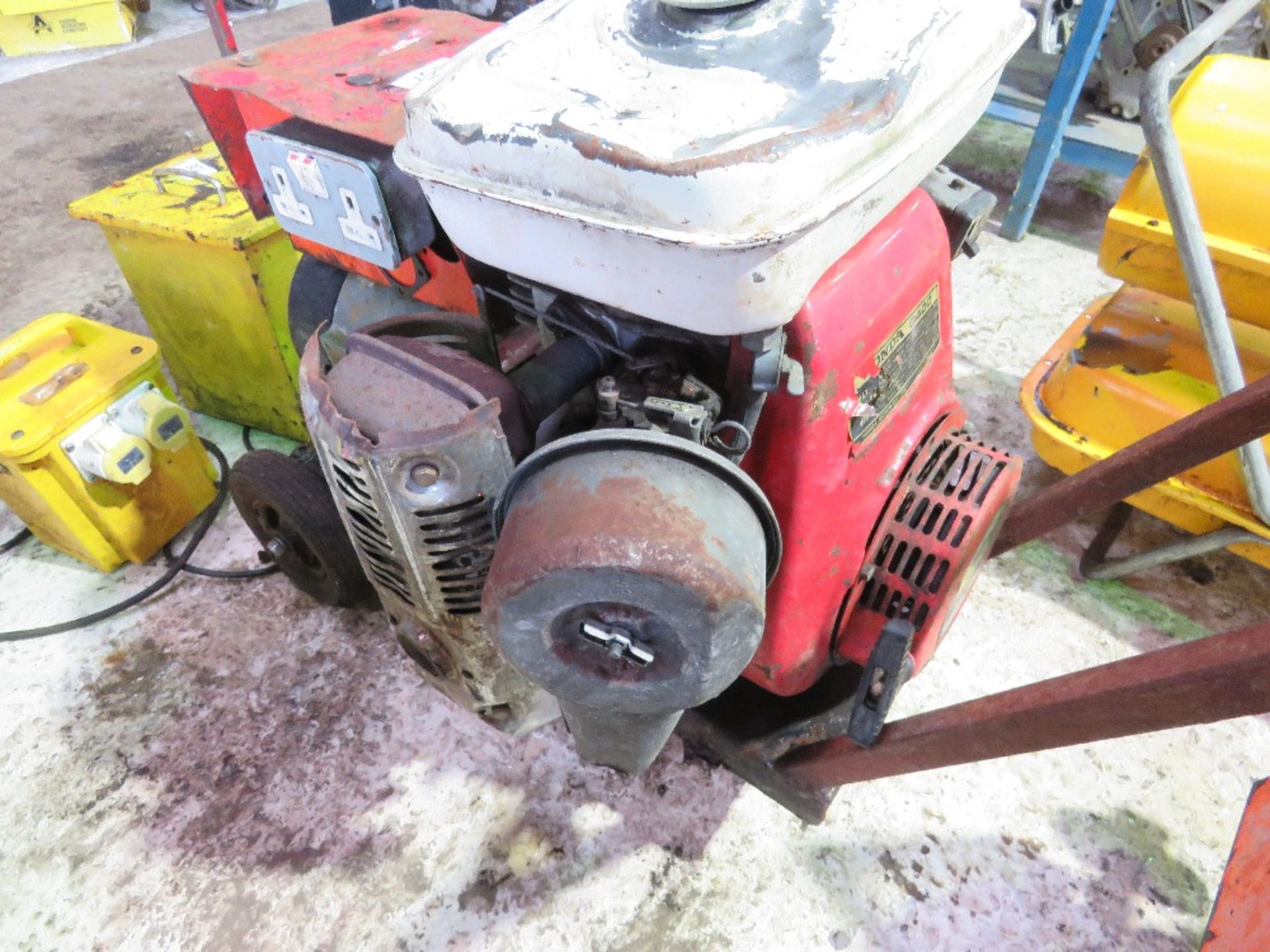 HONDA WHEELED OLD TYPE PETROL ENGINED GENERATOR....SOURCED FROM DEPOT CLOSURE. - Image 4 of 5