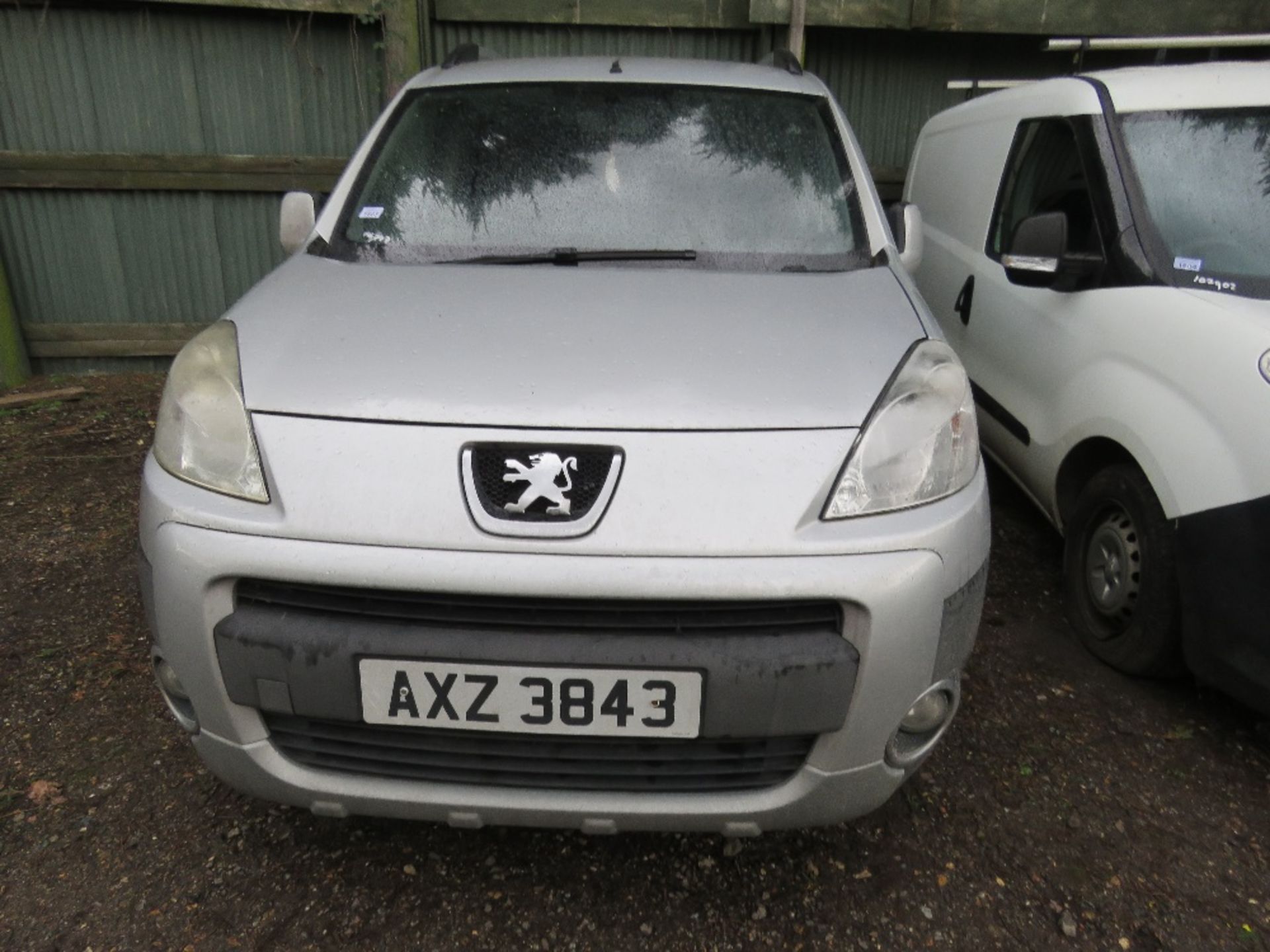 PEUGEOT PARTNER CAR REG:AXZ 3843. WITH V5 FIRST REGISTERED 23/10/2010. MOT EXPIRED. MANUAL GEARBOX. - Image 2 of 8