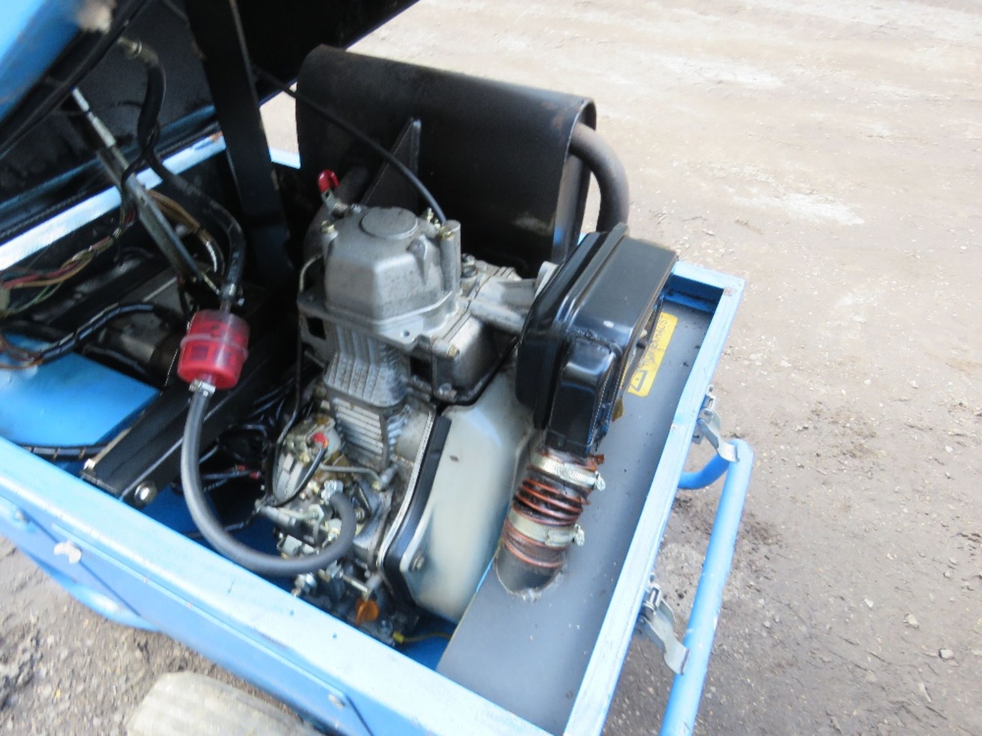 STEPHILL 6KVA BARROW GENERATOR. WHEN TESTED WAS SEEN TO RUN AND MAKE POWER.....THIS LOT IS SOLD UNDE - Bild 4 aus 6