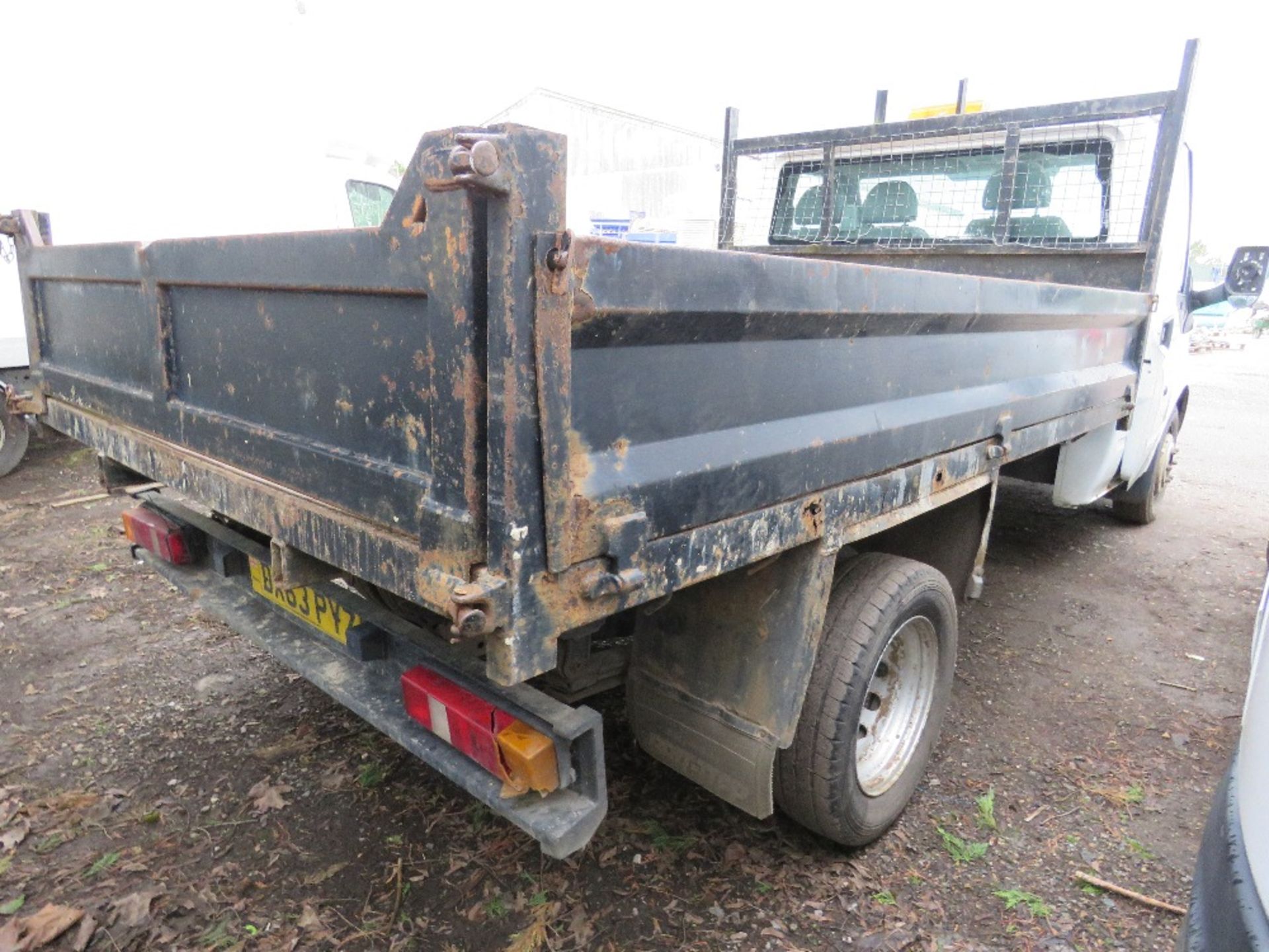 FORD TRANSIT TIPPER TRUCK REG:DX63 PYZ. WITH V5. MOT UNTIL 19/05/24. SOURCED FROM COMPANY LIQUIDATIO - Image 8 of 9