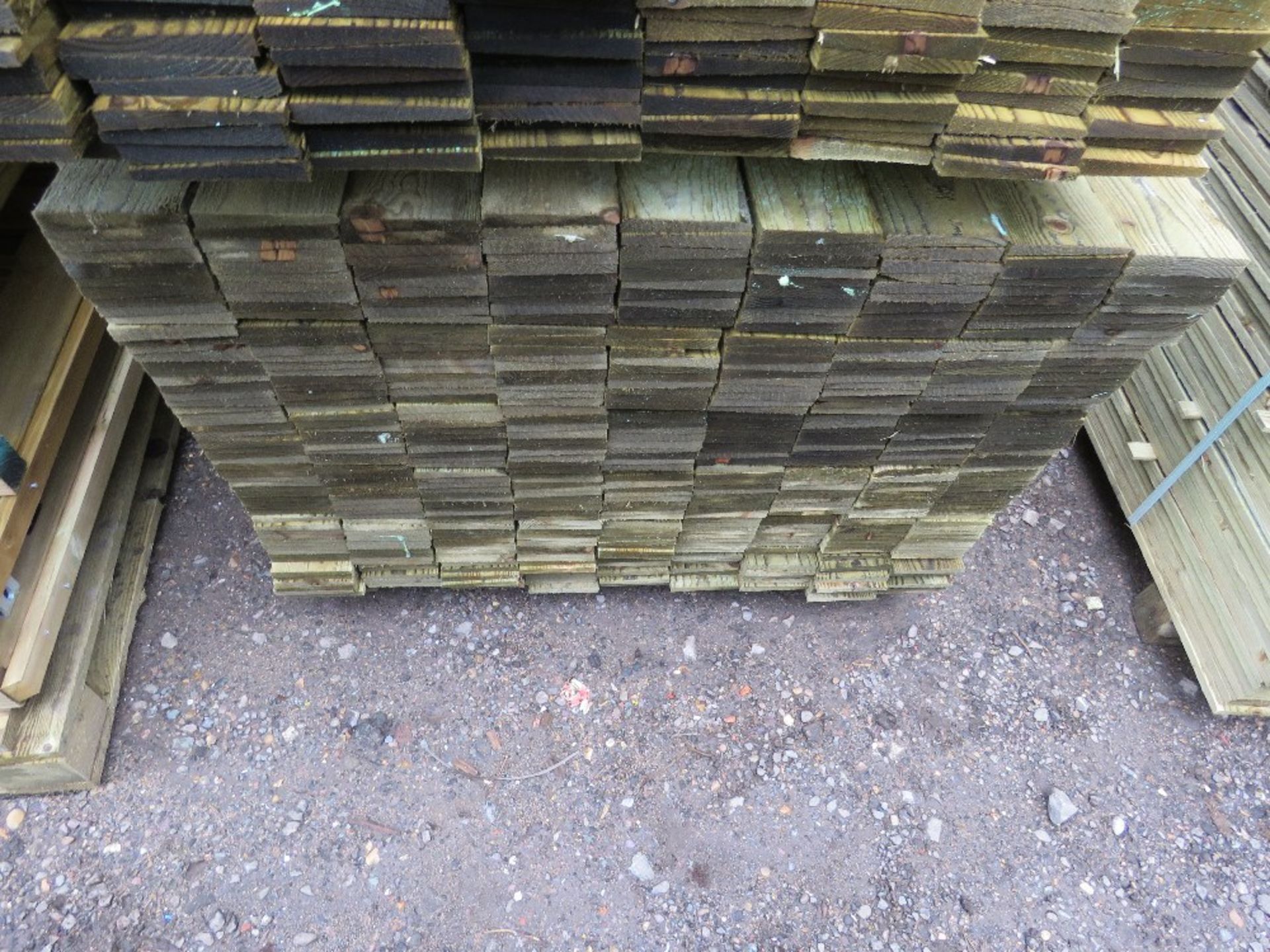 LARGE PACK OF TREATED FEATHER EDGE FENCE CLADDING TIMBER BOARDS. 1.65M LENGTH X 100MM WIDTH APPROX. - Image 2 of 3