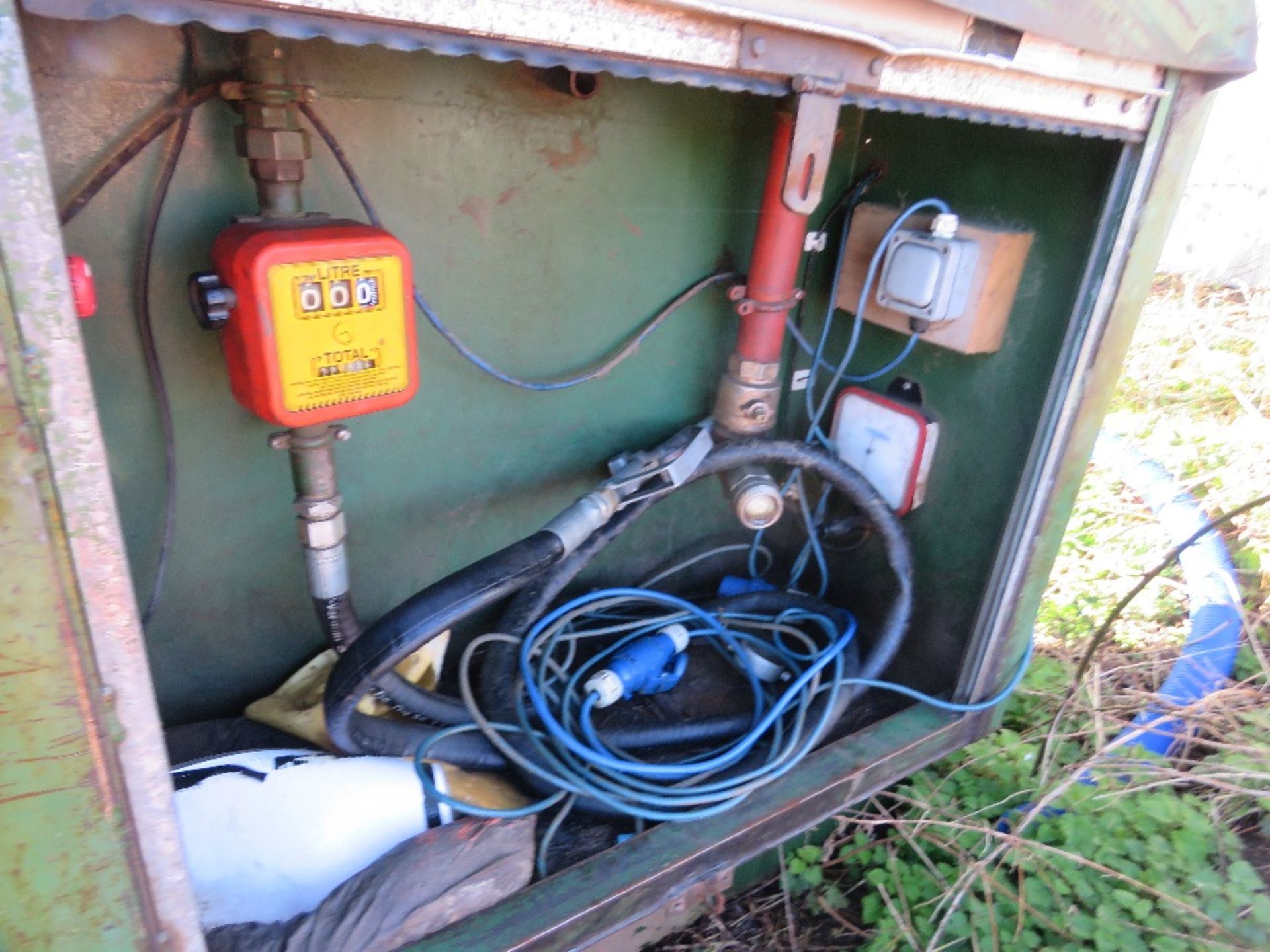 DIESEL TANK, 5FT X 8FT APPROX. - Image 4 of 4