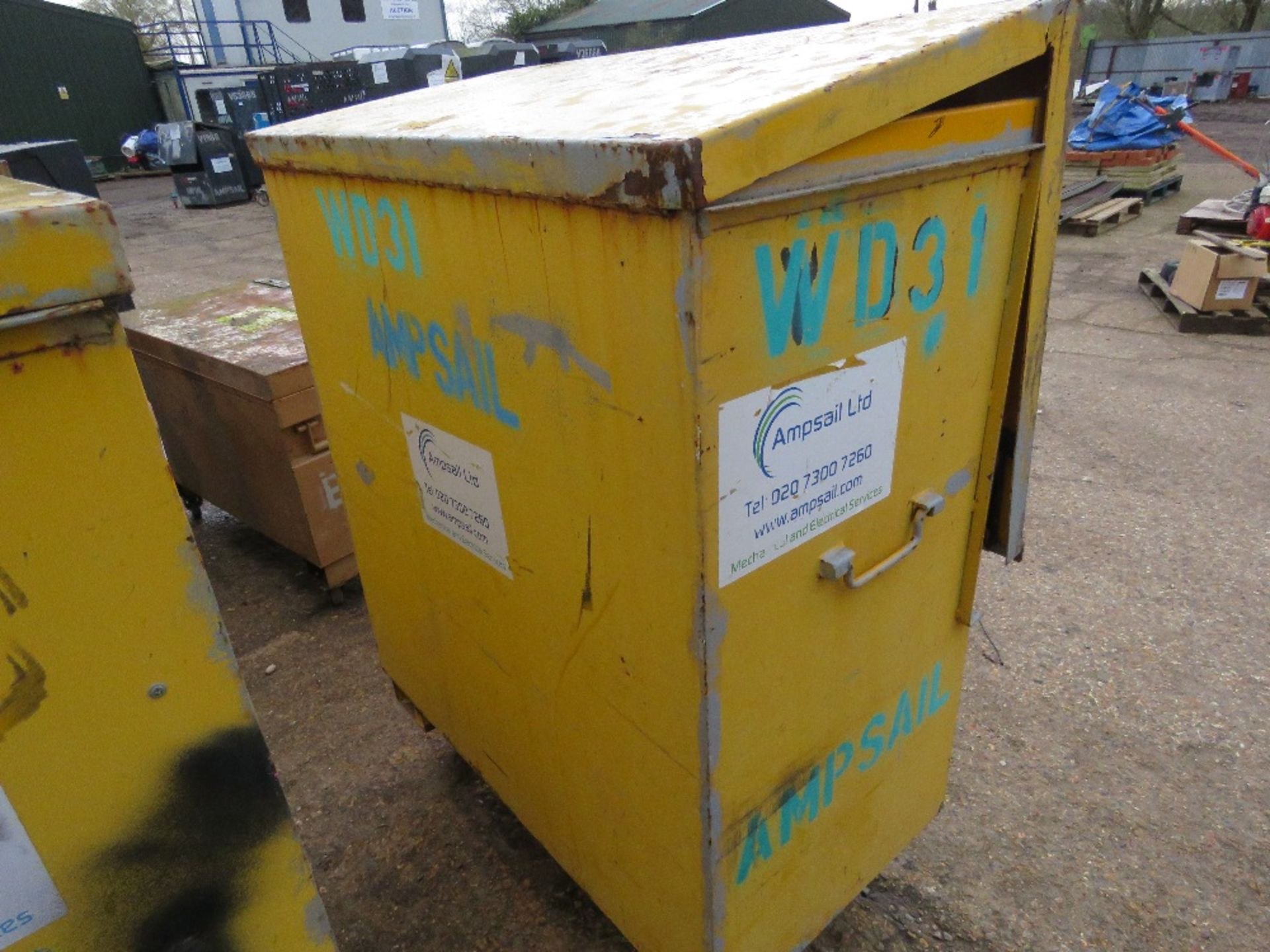 YELLOW HEAVY DUTY TOOL VAULT / TOOL BOX, UNLOCKED, NO KEYS. SOURCED FROM COMPANY LIQUIDATION. - Image 2 of 3