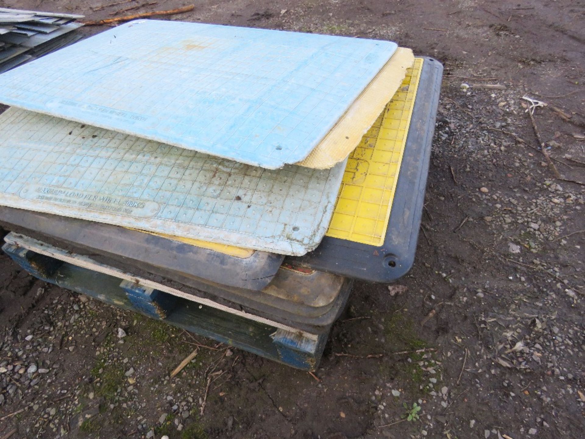 10NO GRP MANHOLE CROSSING PLATES. SOURCED FROM COMPANY LIQUIDATION. - Image 3 of 3