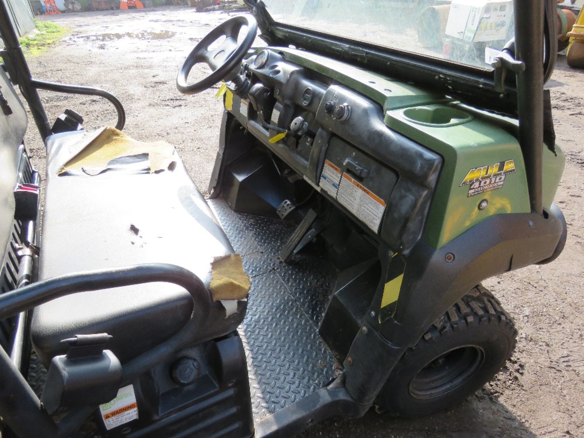 KAWASAKI MULE 4010 LONG WHEEL BASE OFF ROAD BUGGY RTV. 3869 REC HOURS. ELECTRIC POWERED TIPPING - Image 5 of 13