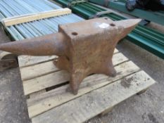 DOUBLE ENDED BLACKSMITH'S ANVIL 87CM TOTAL WIDTH APPROX.