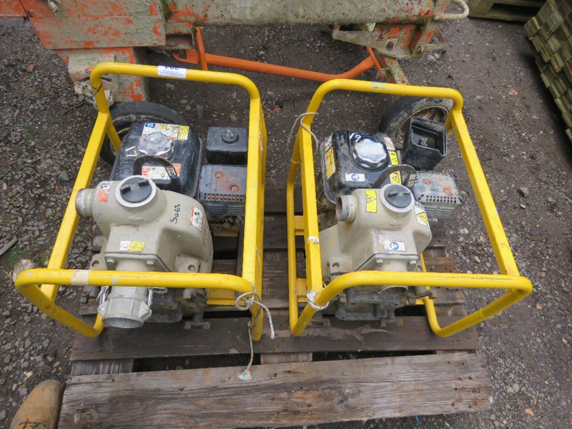 2 X WACKER PETROL ENGINED HEAVY DUTY TRASH WATER PUMPS. - Image 2 of 3