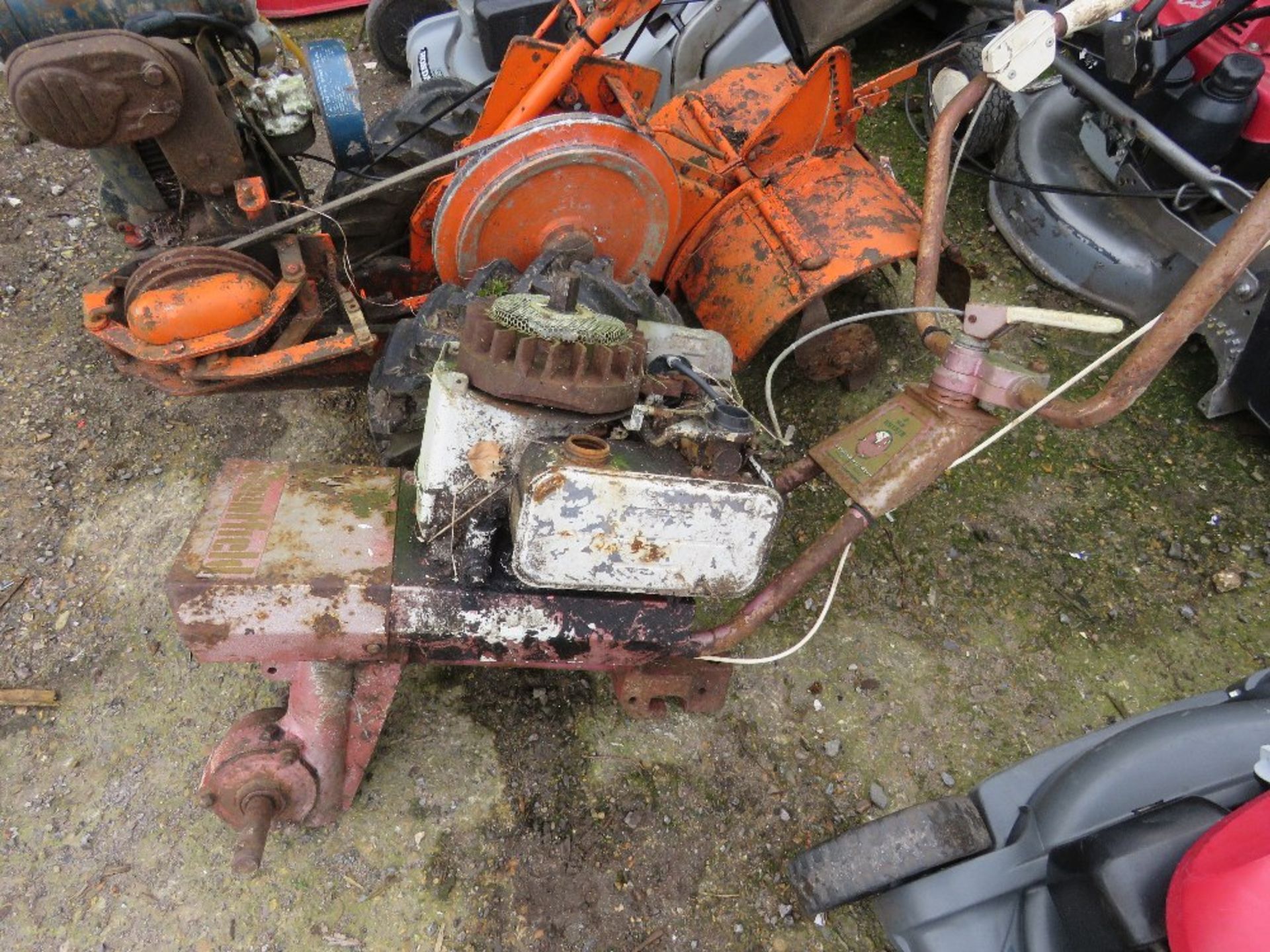 HOWARD 300 PETROL ROTORVATOR PLUS A MOUNTFIELD CHASSIS....THIS LOT IS SOLD UNDER THE AUCTIONEERS MAR - Bild 3 aus 8