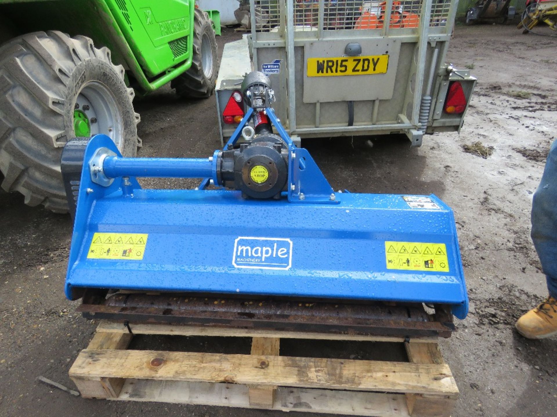 MAPLE FGCHM14 HEAVY DUTY FLAIL MOWER FOR COMPACT TRACTOR 4FT WIDTH APPROX. WITH REAR ROLLER