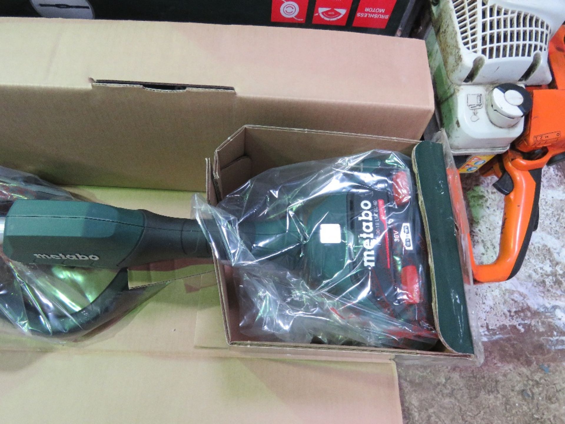 2 X METABO STRAIGHT SHAFT HD 36VOLT BATTERY BRUSH CUTTERS/STRIMMERS, NO BATTERIES, UNUSED. THIS L - Image 3 of 7