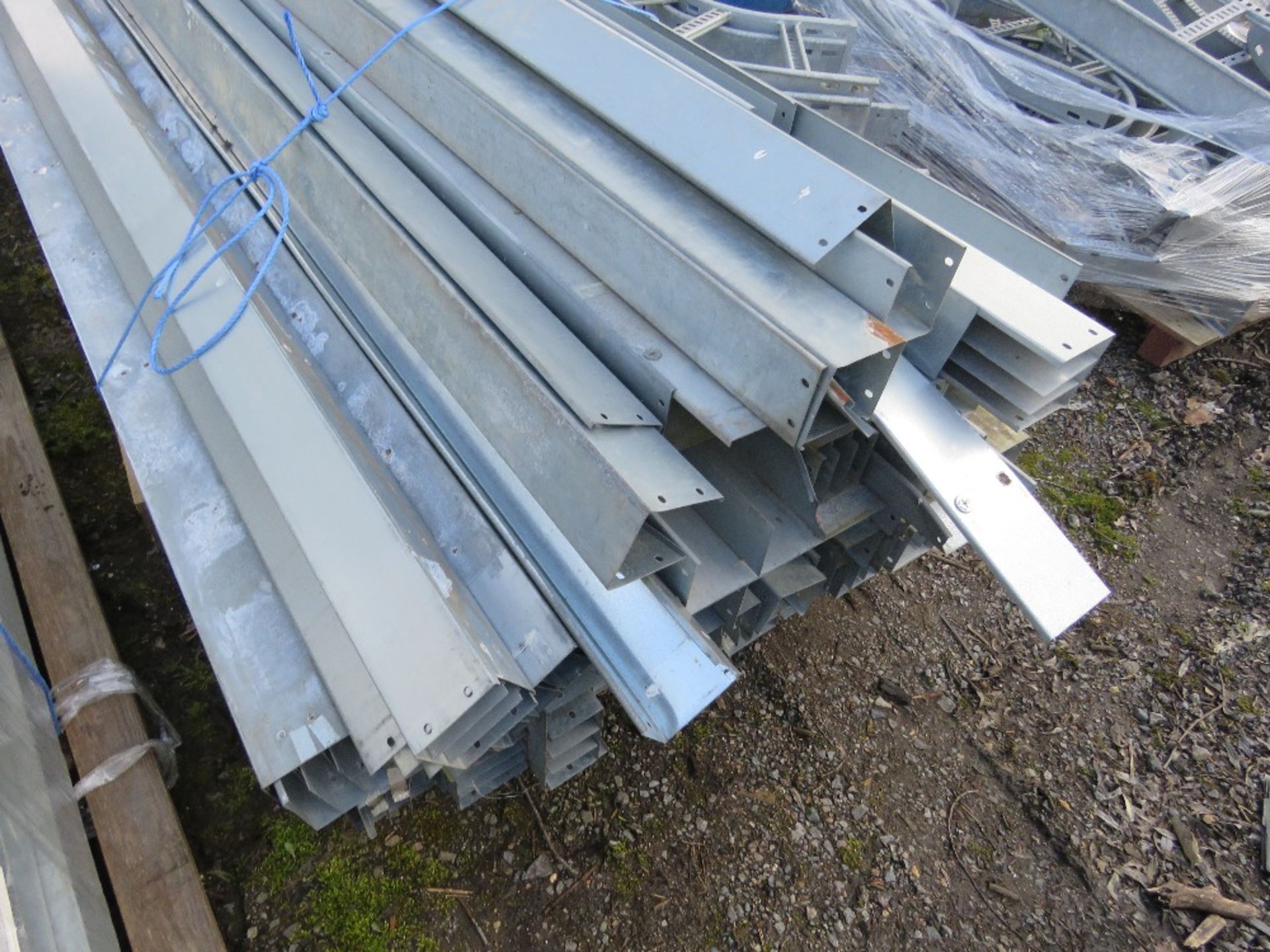 LARGE QUANTITY OF METAL DUCTING PARTS INCLUDING DUCTS AT 9FT LENGTH APPROX. SOURCED FROM COMPANY LIQ - Image 4 of 9