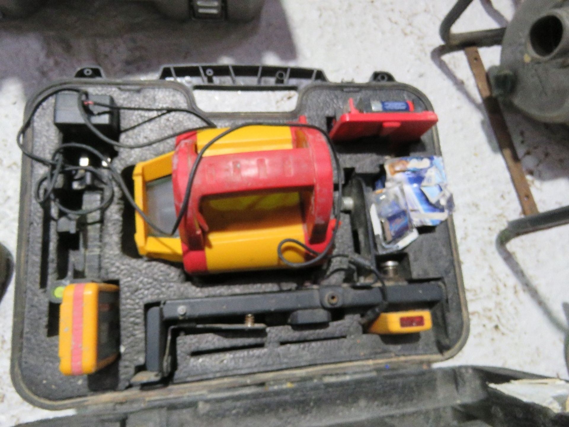 PLS HVR505R LASER LEVEL SET IN A CASE. DIRECT FROM LOCAL RETIRING BUILDER. THIS LOT IS SOLD UND