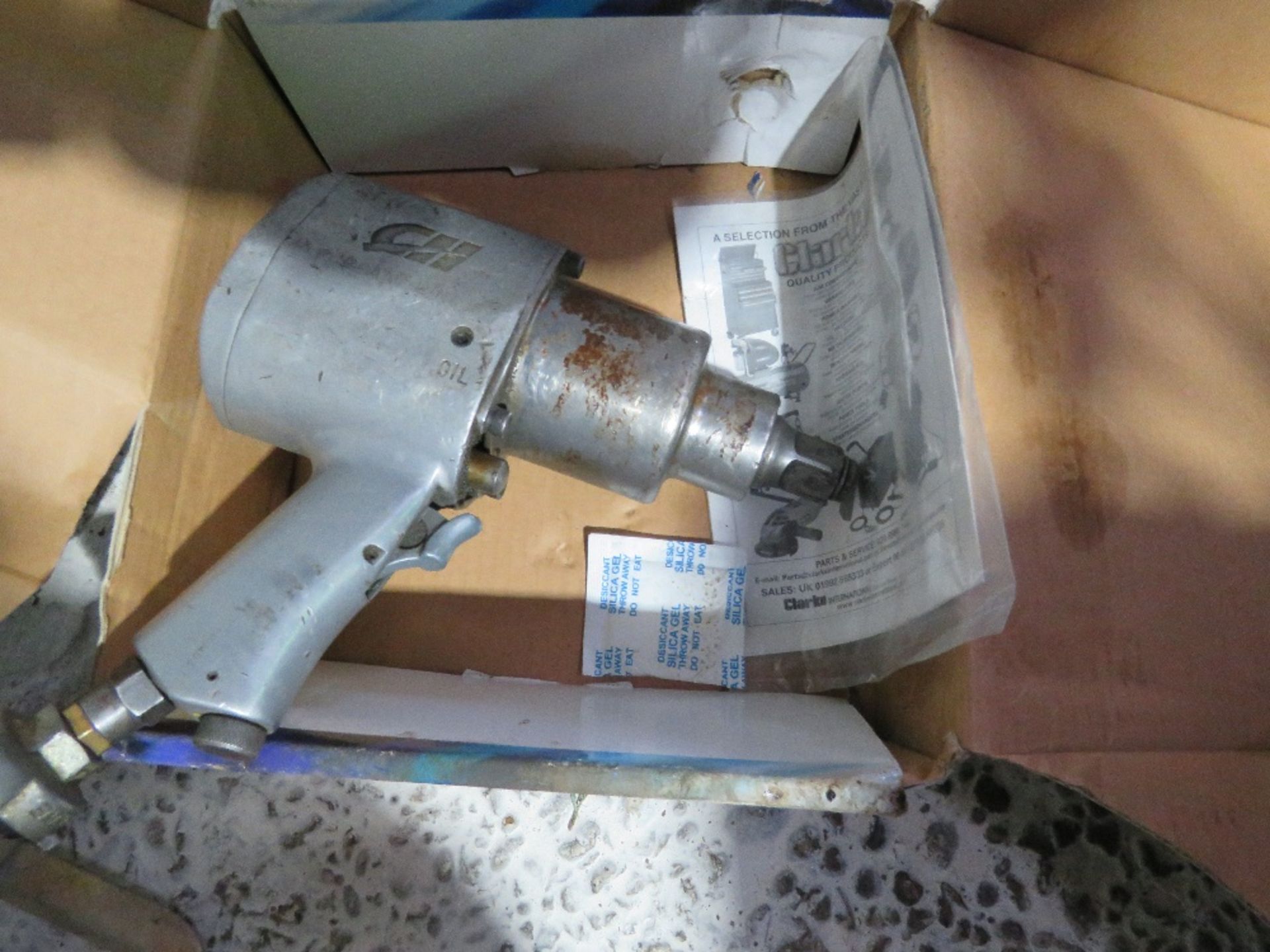 CLARKE AIR DRIVEN NUT GUN IN A BOX. - Image 2 of 3